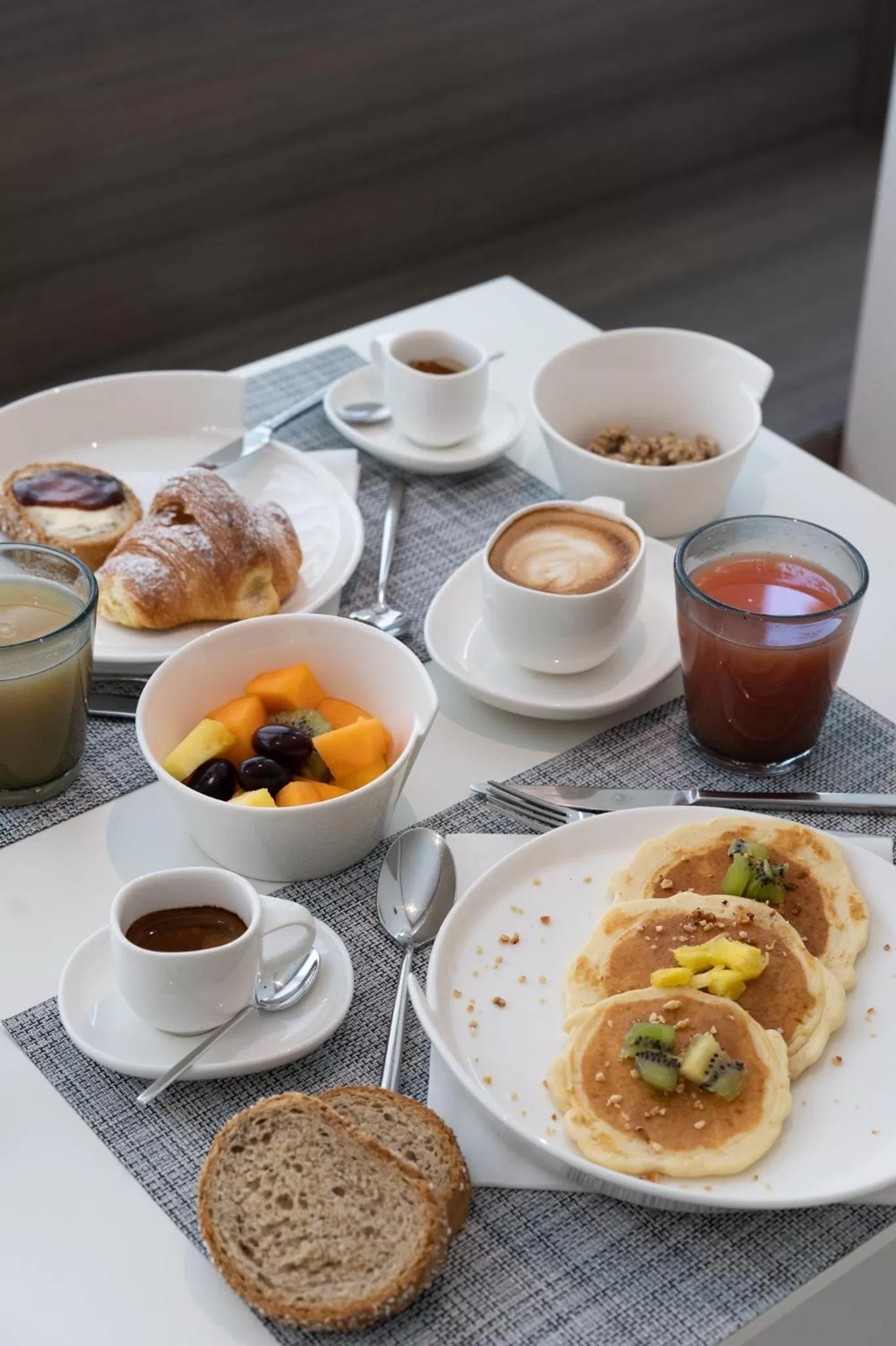 Breakfast in Hotel Glance In Florence