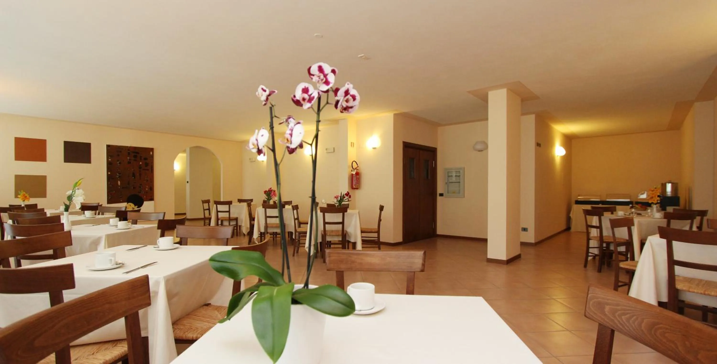 Restaurant/places to eat in Hotel Garnì Al Poggio