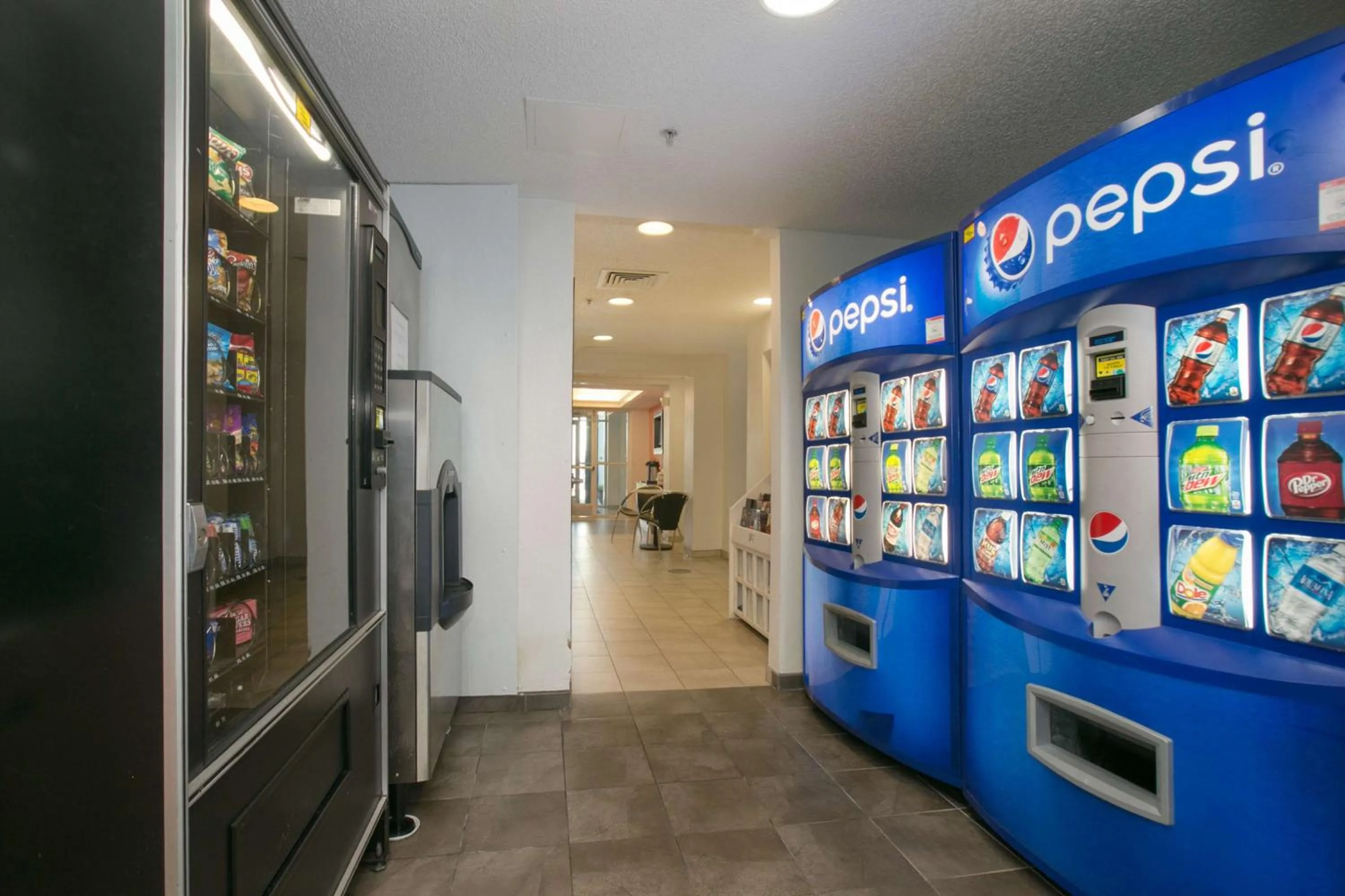 Property building in Motel 6-Brooklyn Center, MN - Minneapolis