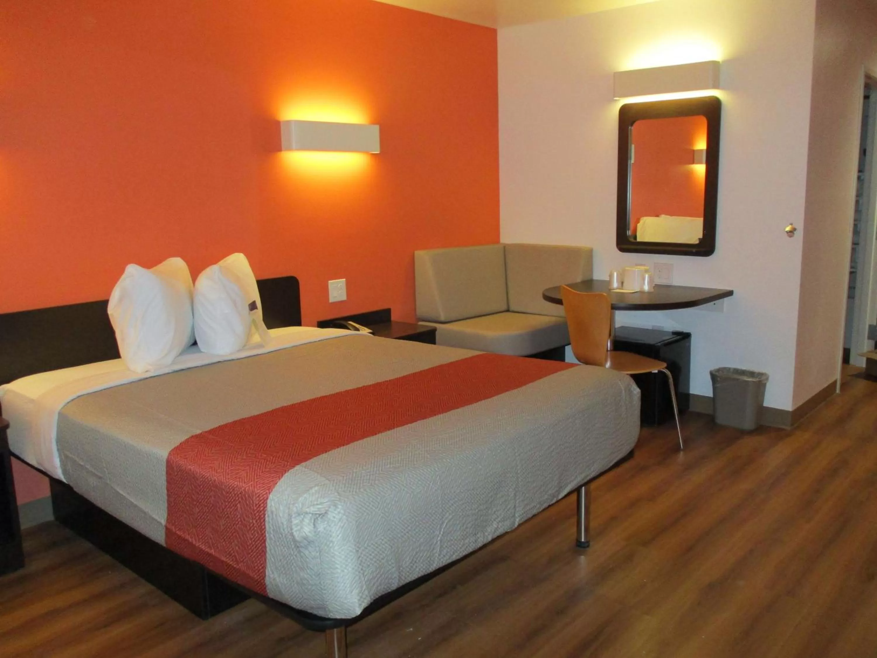 Photo of the whole room, Bed in Motel 6 Fort Worth, TX - North - Saginaw