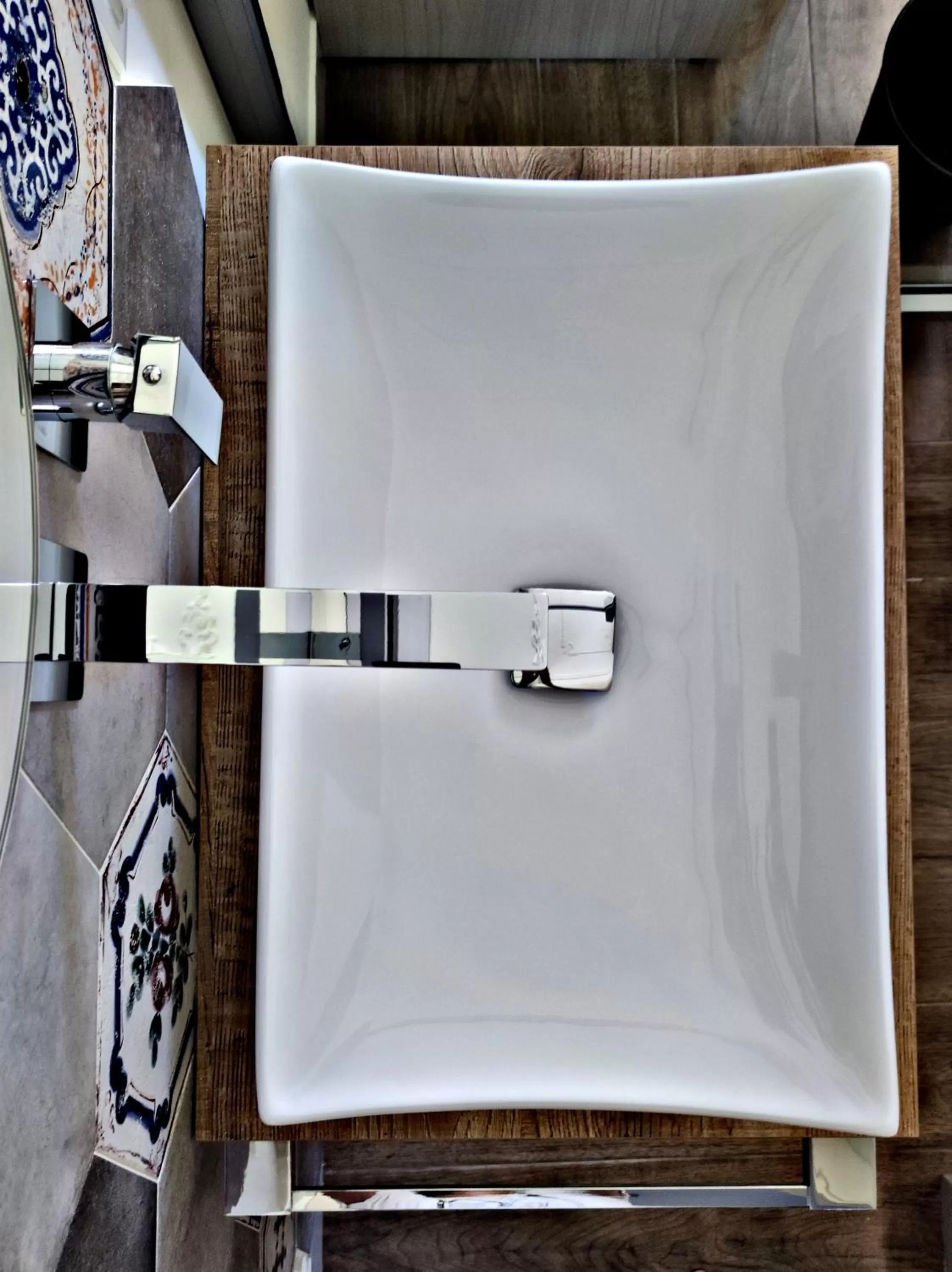 Bathroom in Kèramos Luxury Rooms