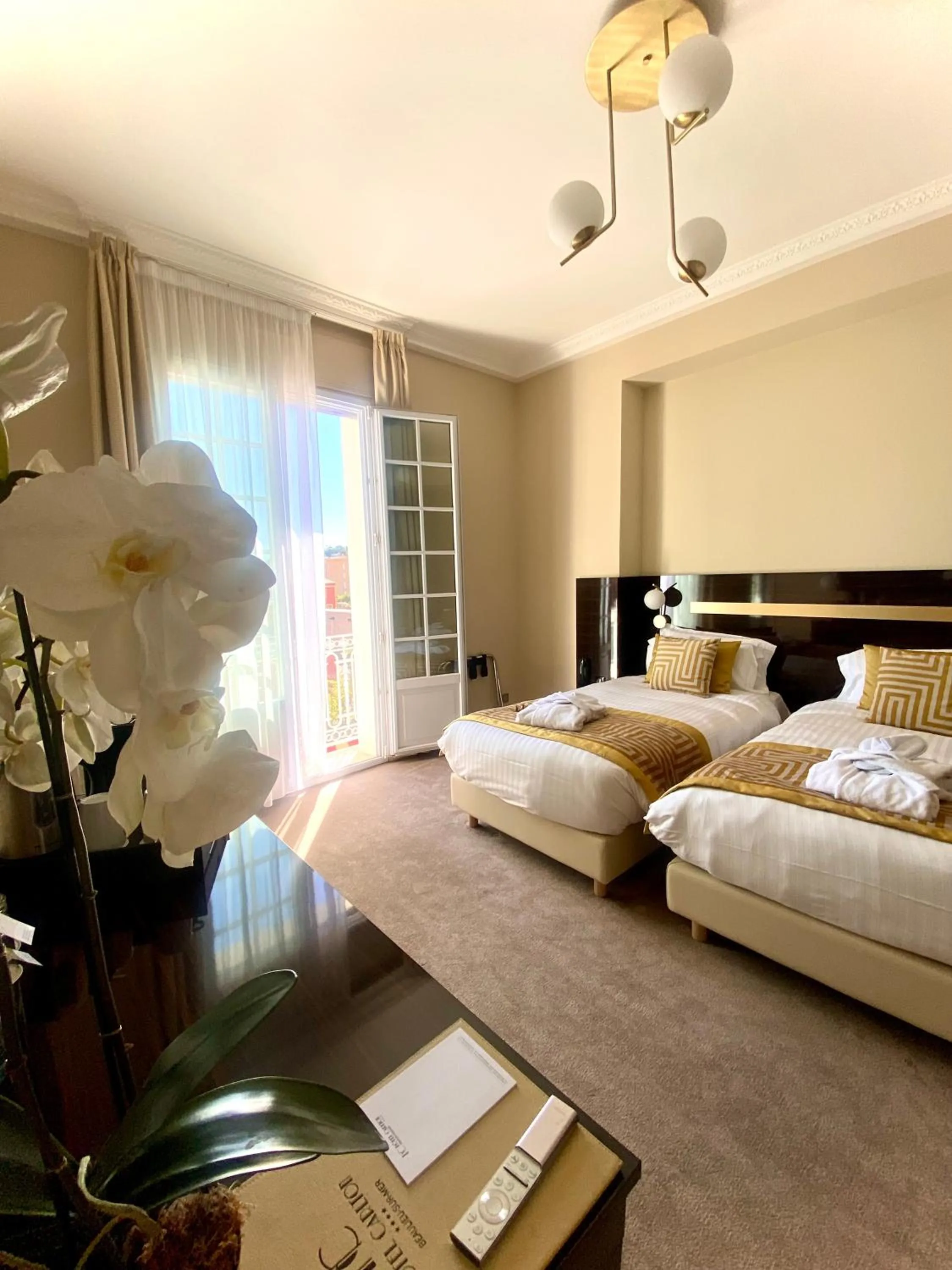 Bed in Hotel Carlton