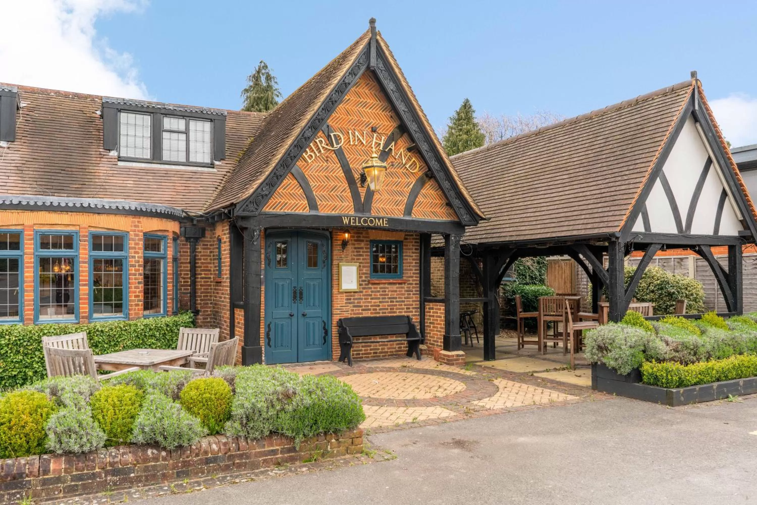 Facade/entrance in The Bird In Hand