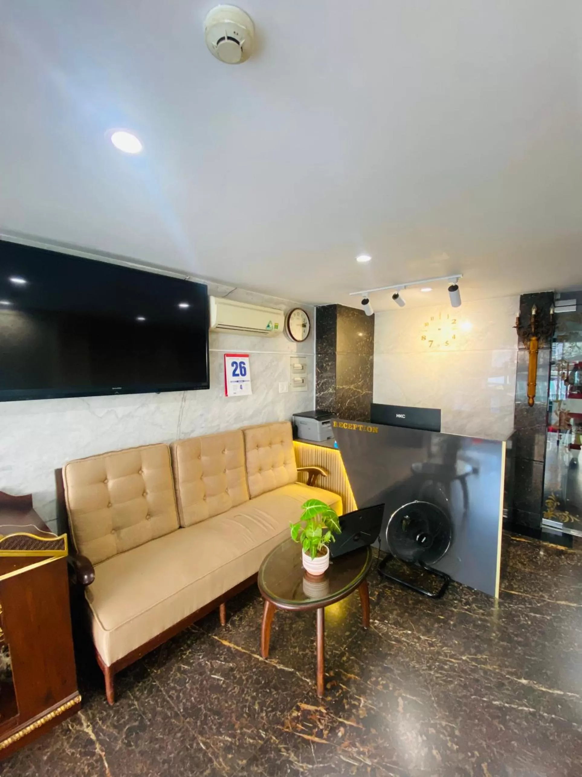 Communal lounge/ TV room, Seating Area in 345AB Sai Gon Hotel