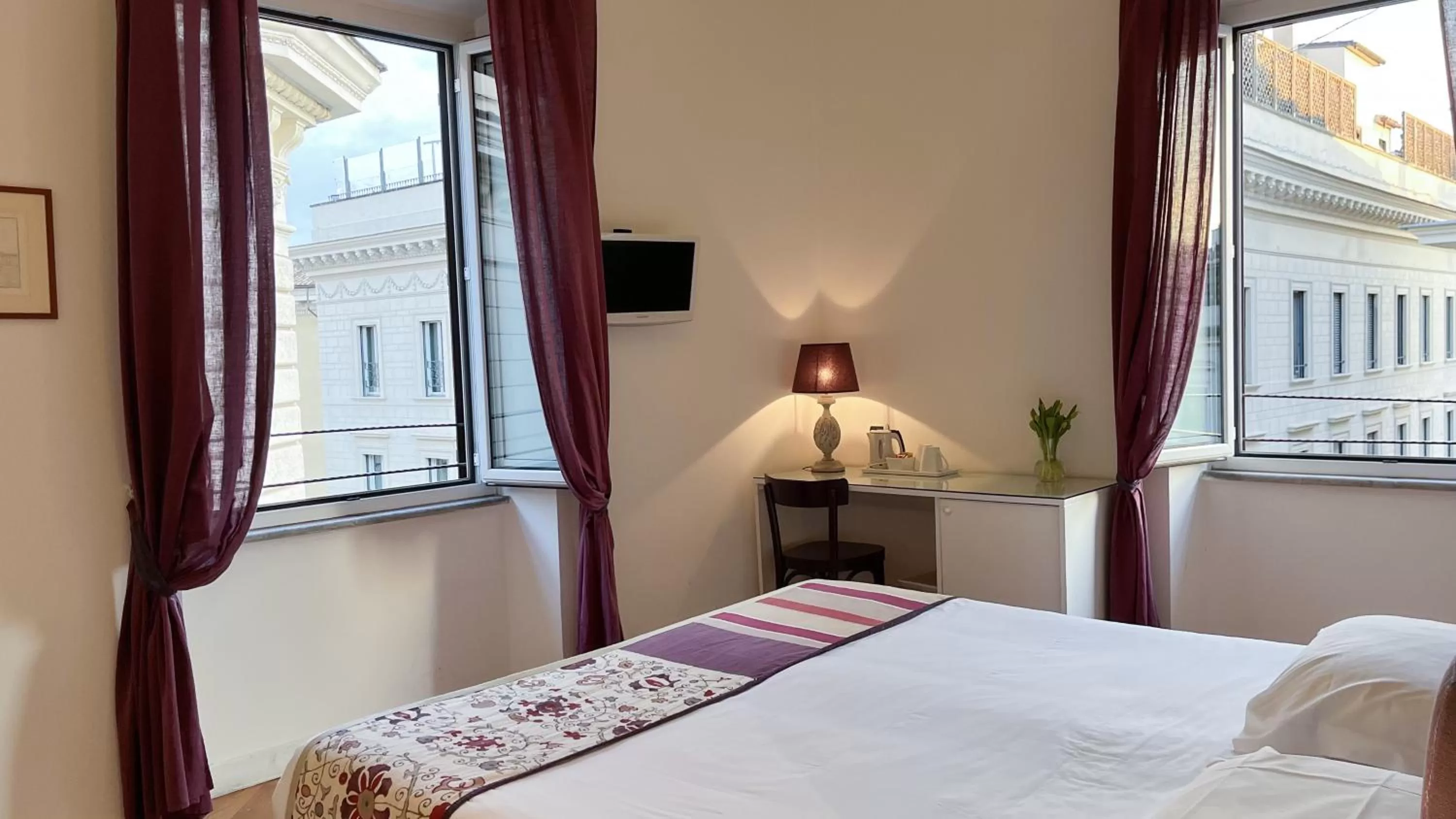 Bedroom, Bed in NTB Roma B&B