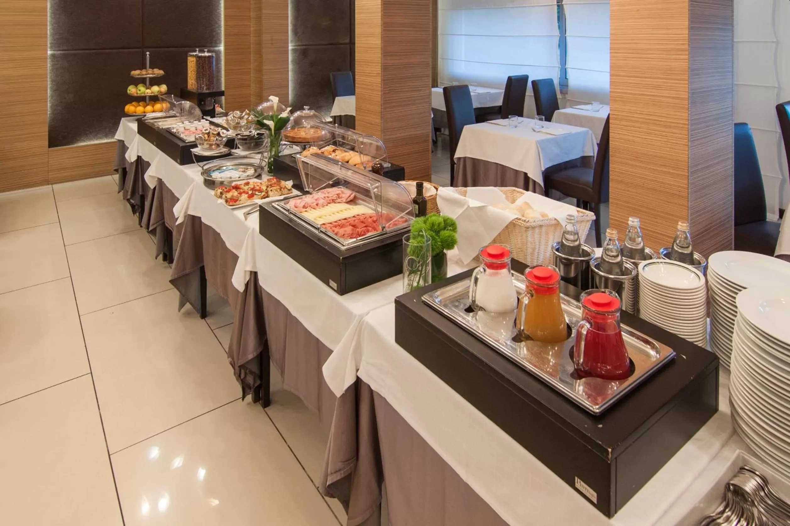 Continental breakfast in Inverigo Hotel