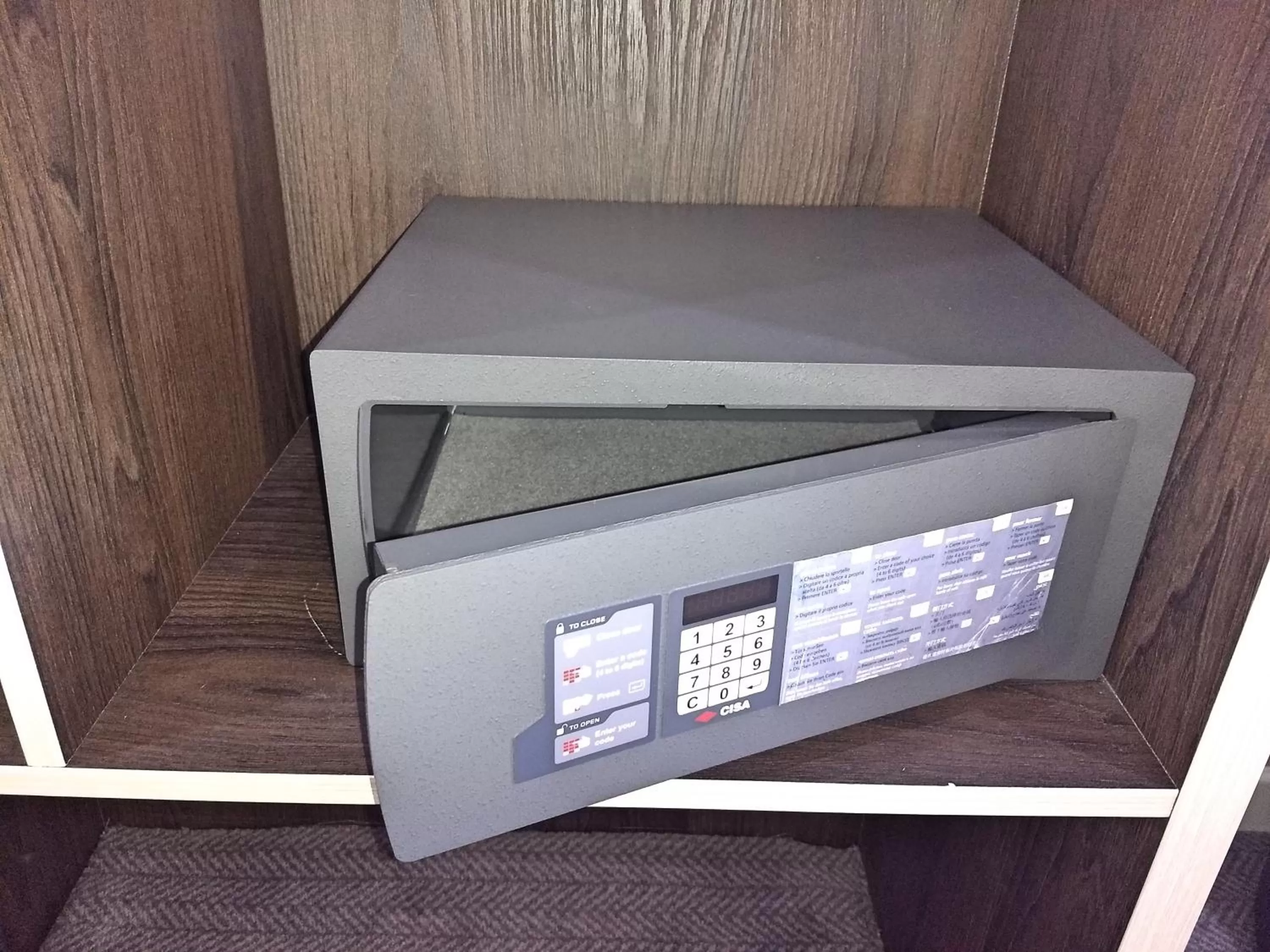 safe in Garden Court Hotel