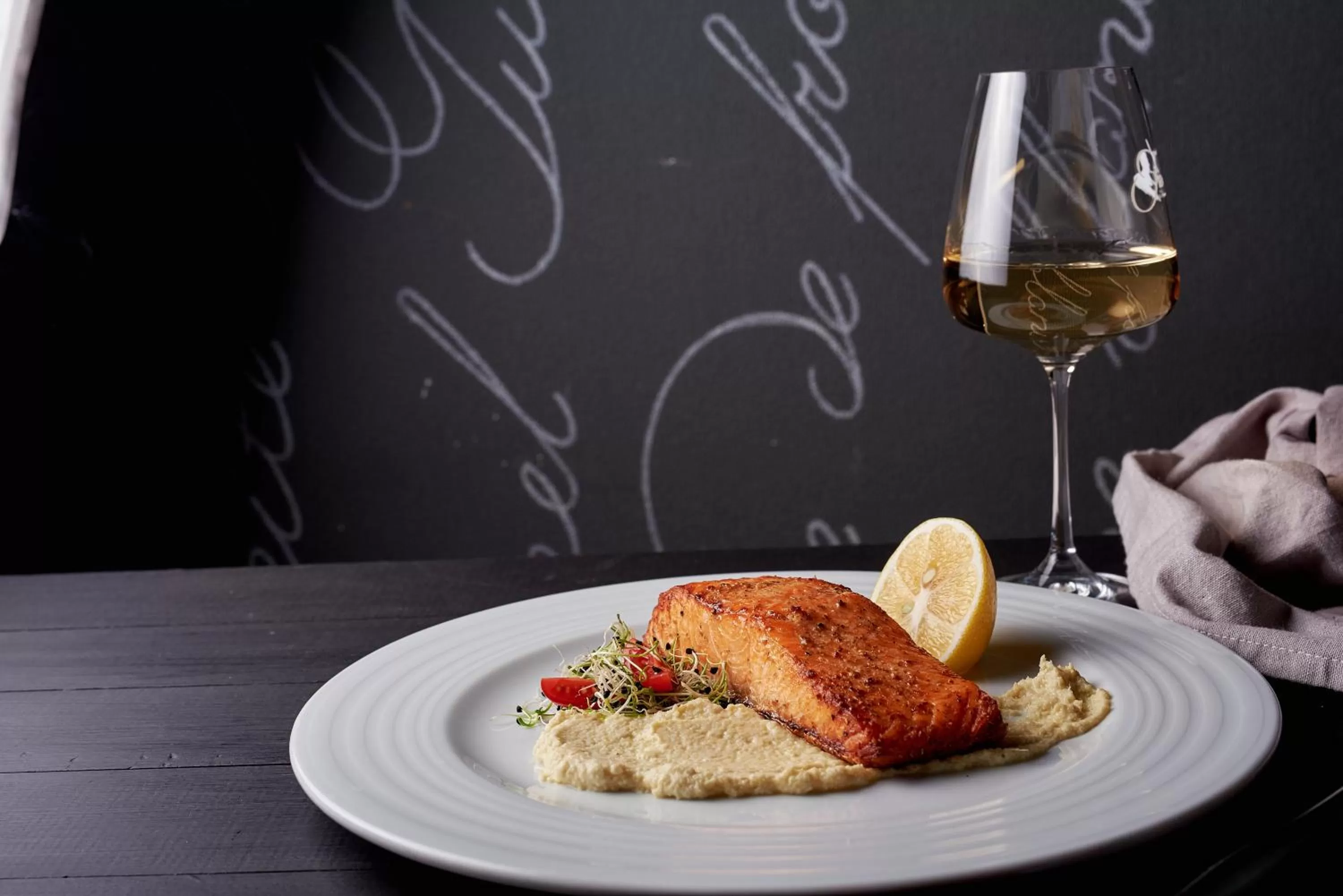 Restaurant/places to eat in Weekend Boutique Hotel