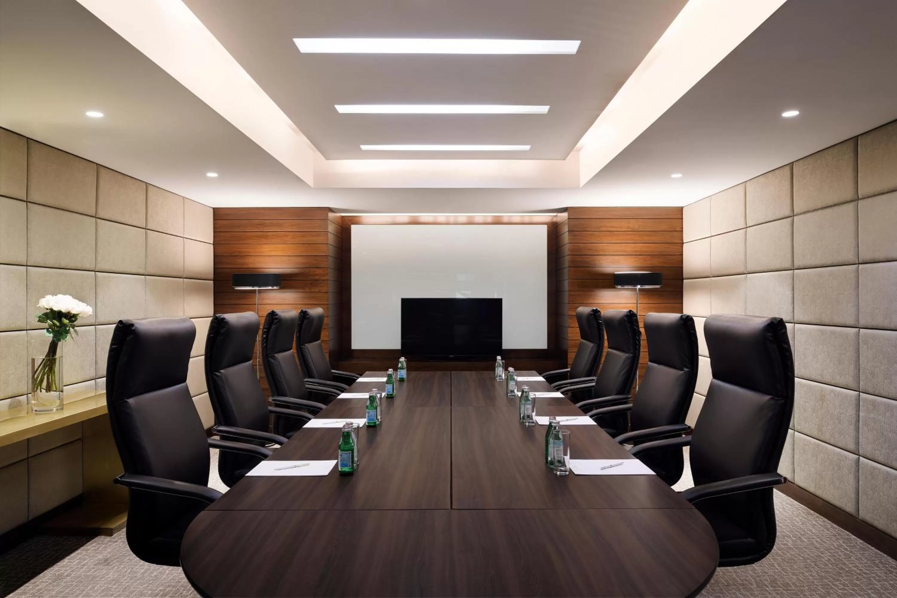 Meeting/conference room in InterContinental Bahrain by IHG