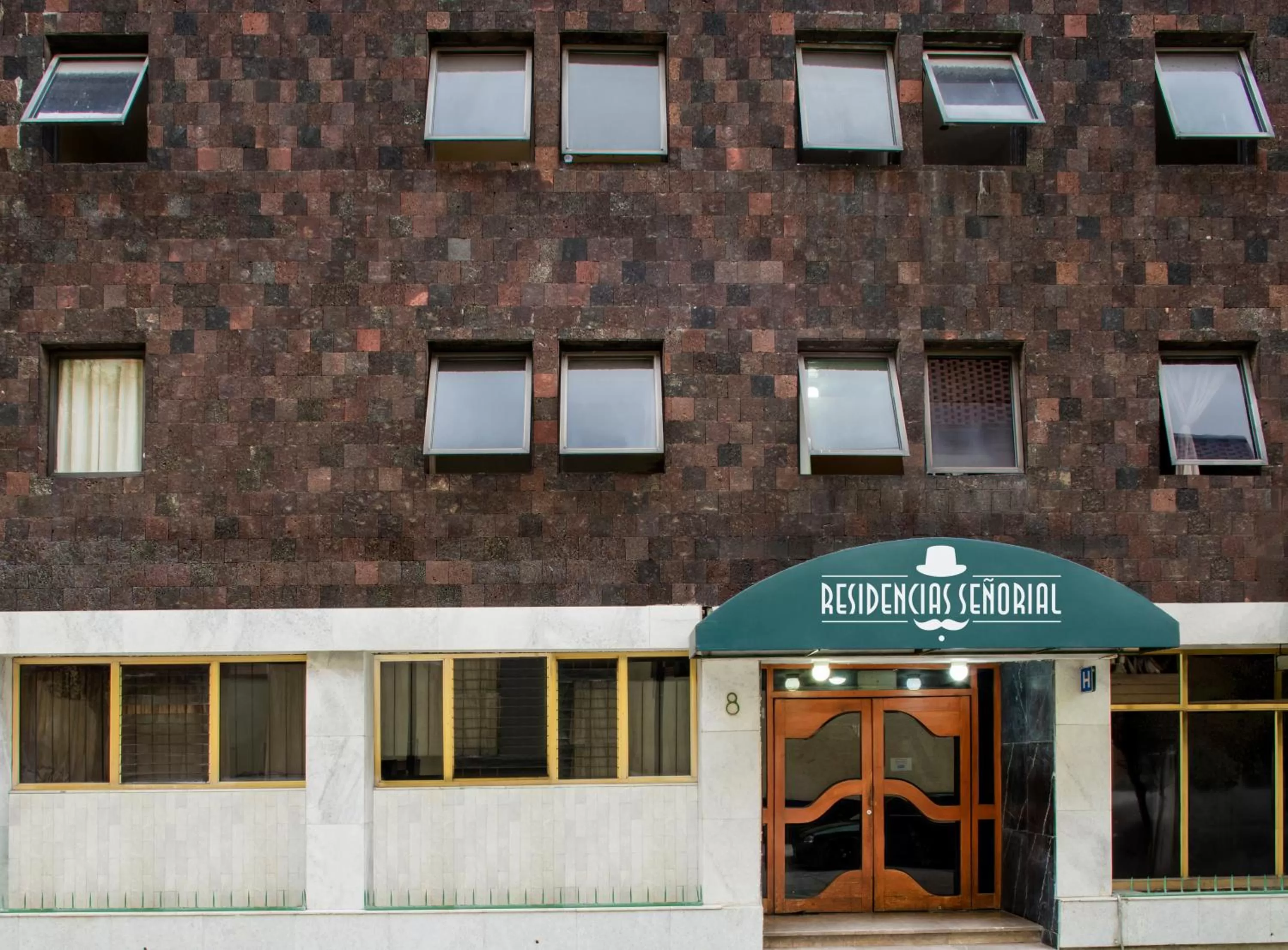 Property building in Residencias Señorial