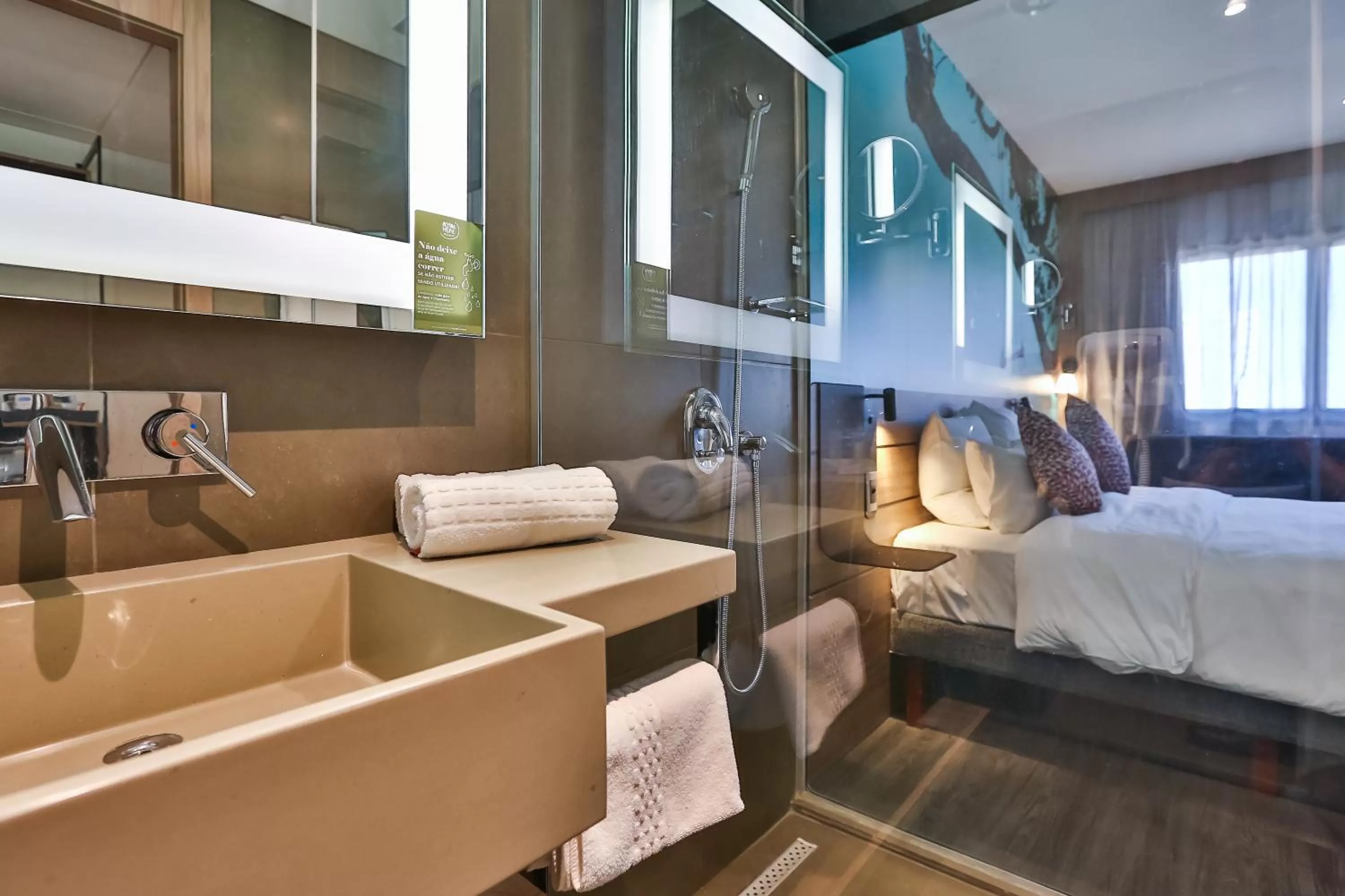 Bathroom, Bed in Novotel Sorocaba