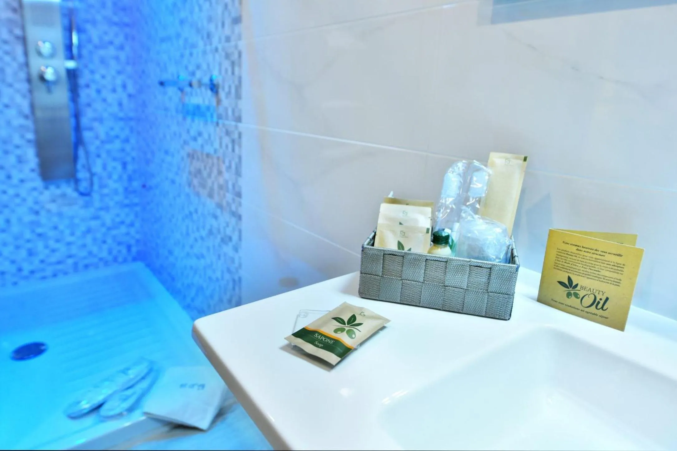 Shower in Hotel d'Altavilla