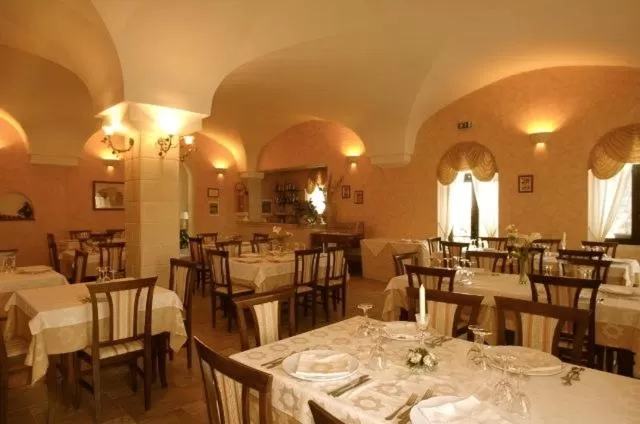 Restaurant/Places to Eat in Grikò Country Hotel