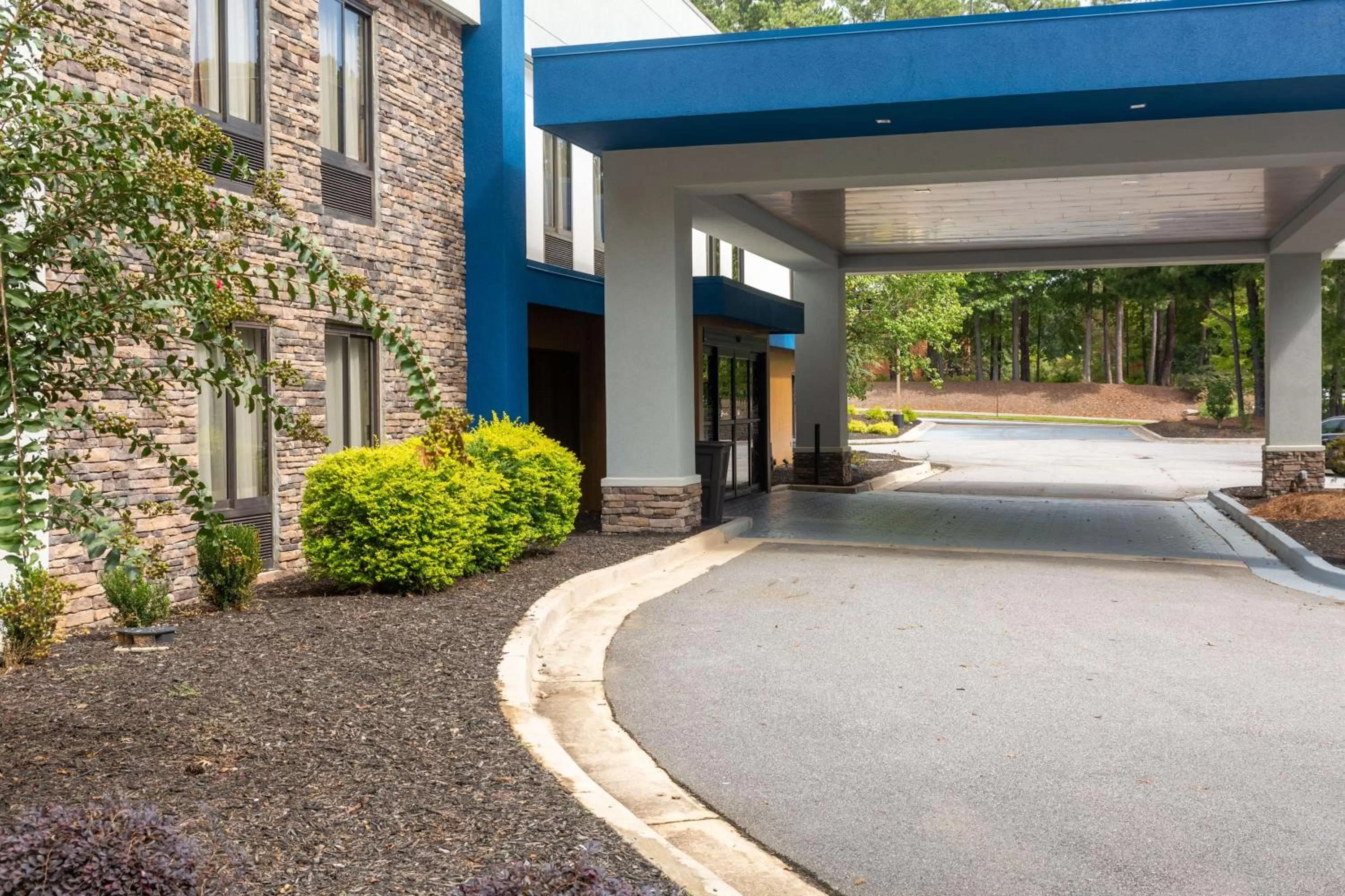 Property building in Hampton Inn Atlanta/Peachtree City