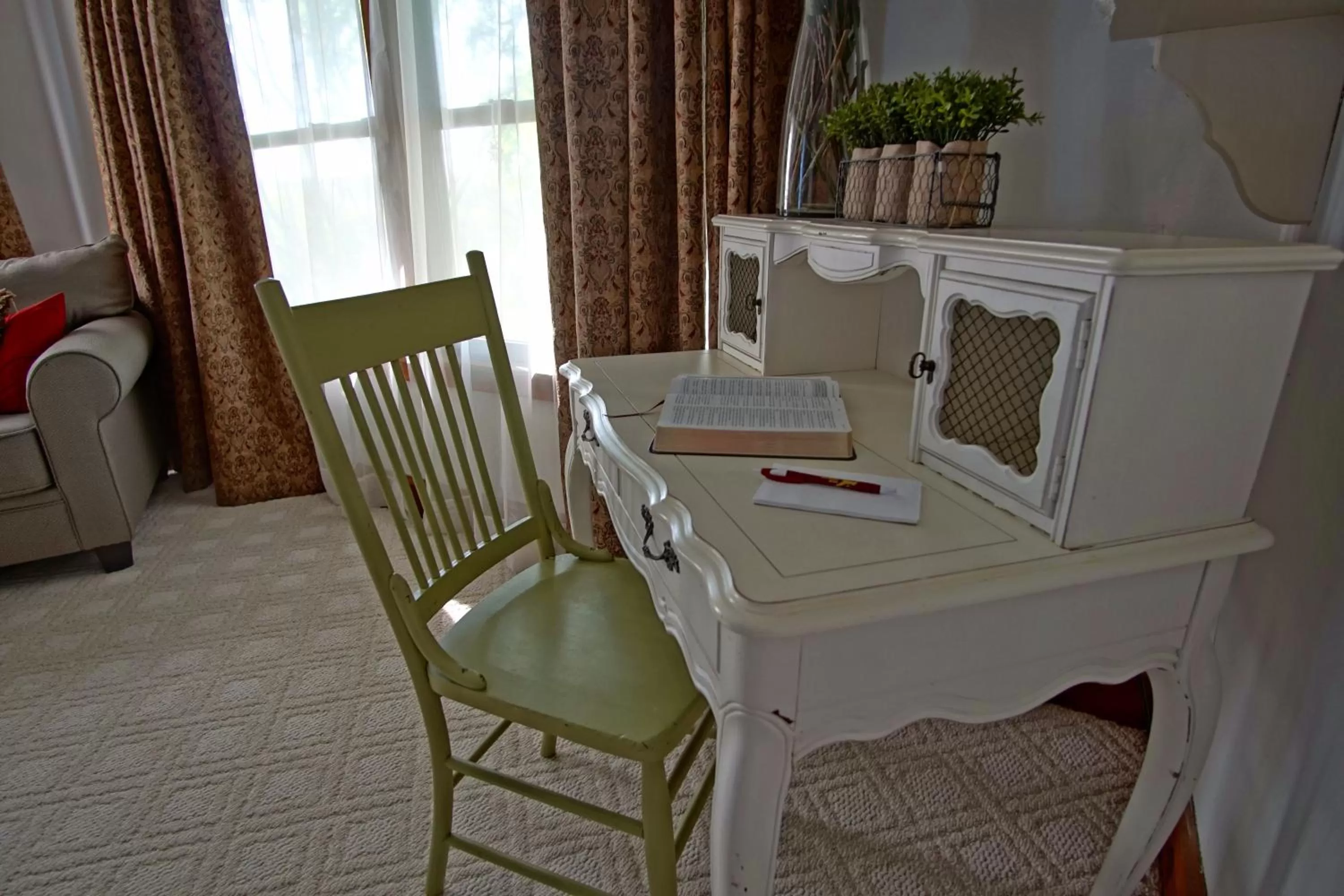 Dining Area in Live Oak B&B