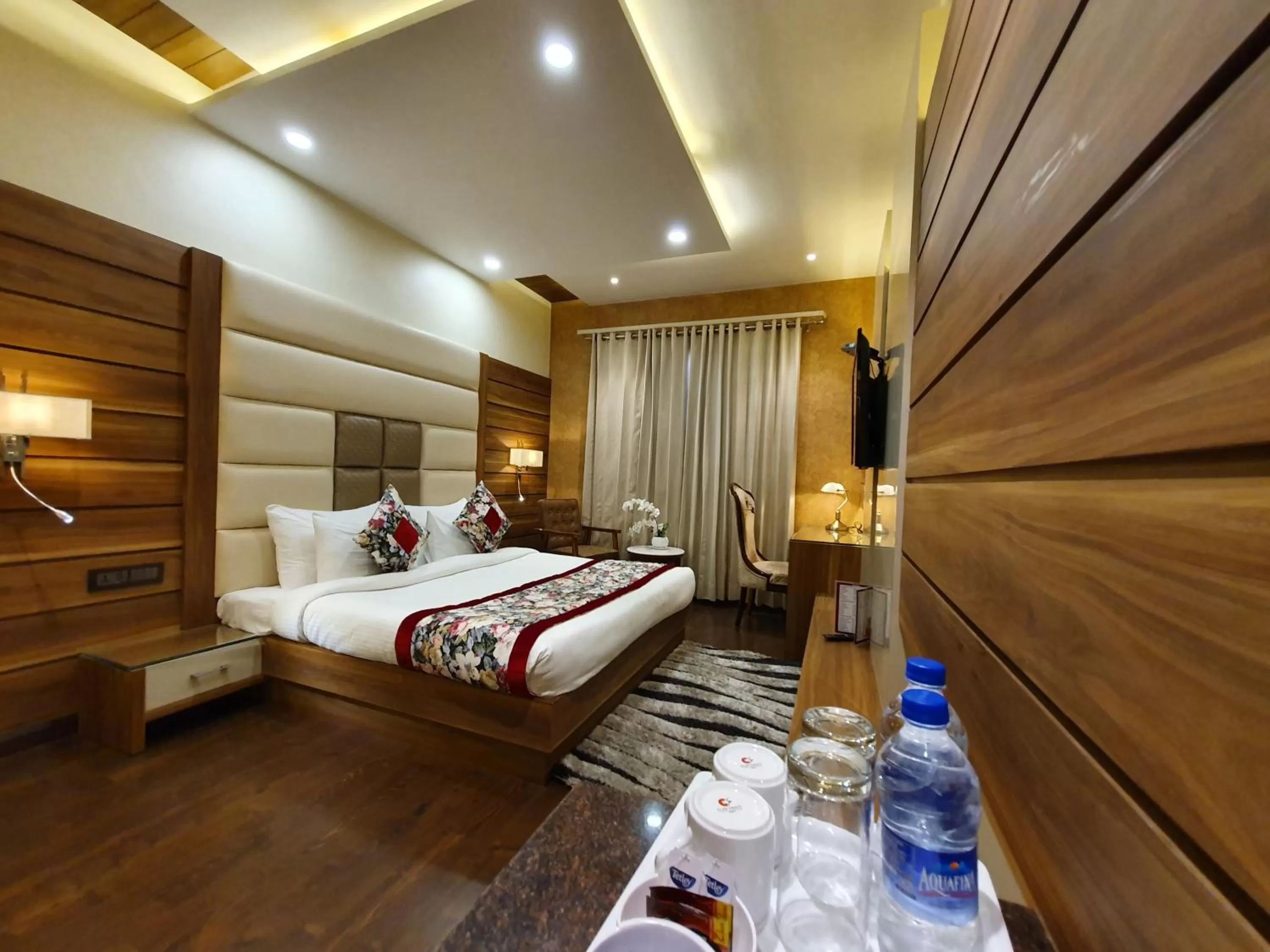 Bed in Hotel Makhan Residency