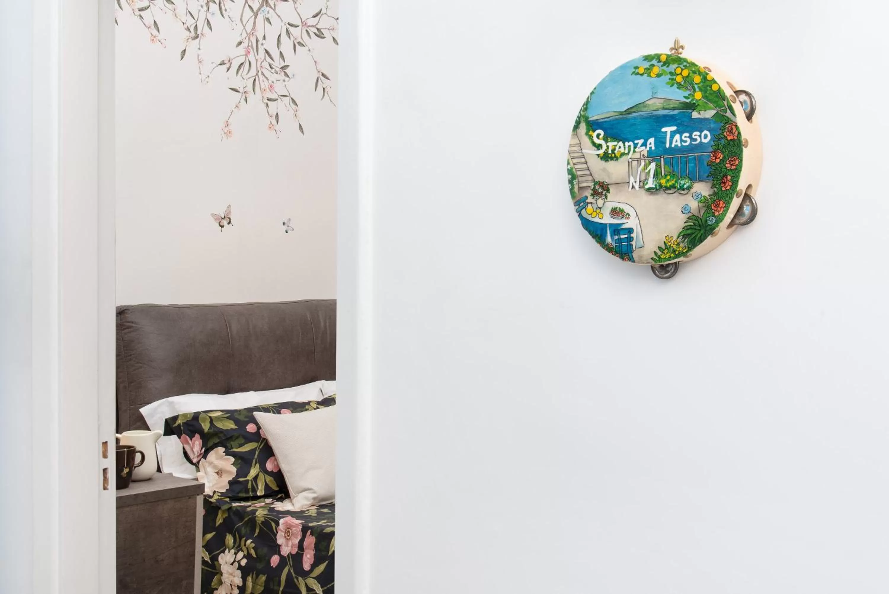 Photo of the whole room in Stanza Tasso - De Vivo Realty Sorrento