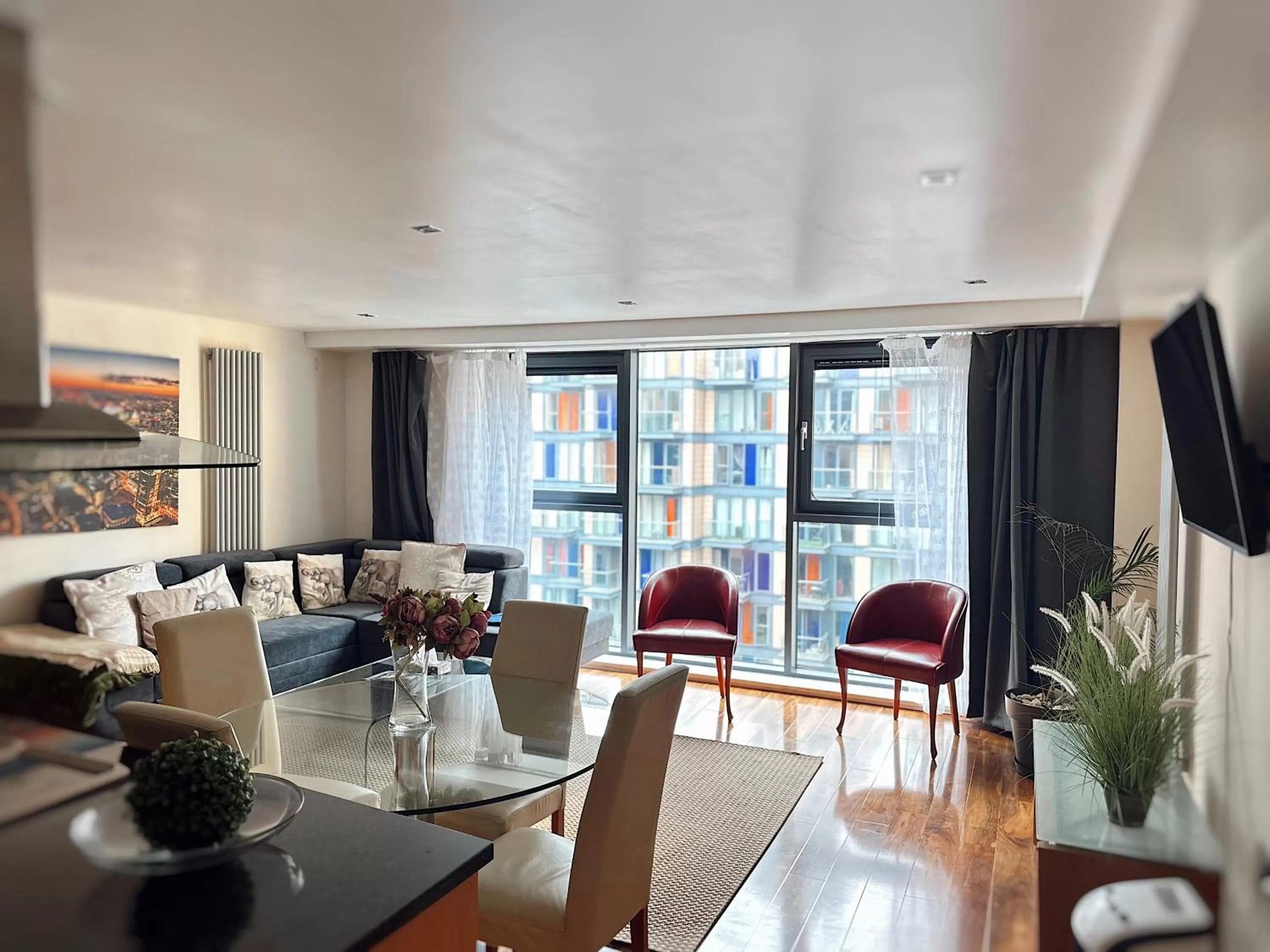 Communal lounge/ TV room in Canary Wharf - Luxury Apartments