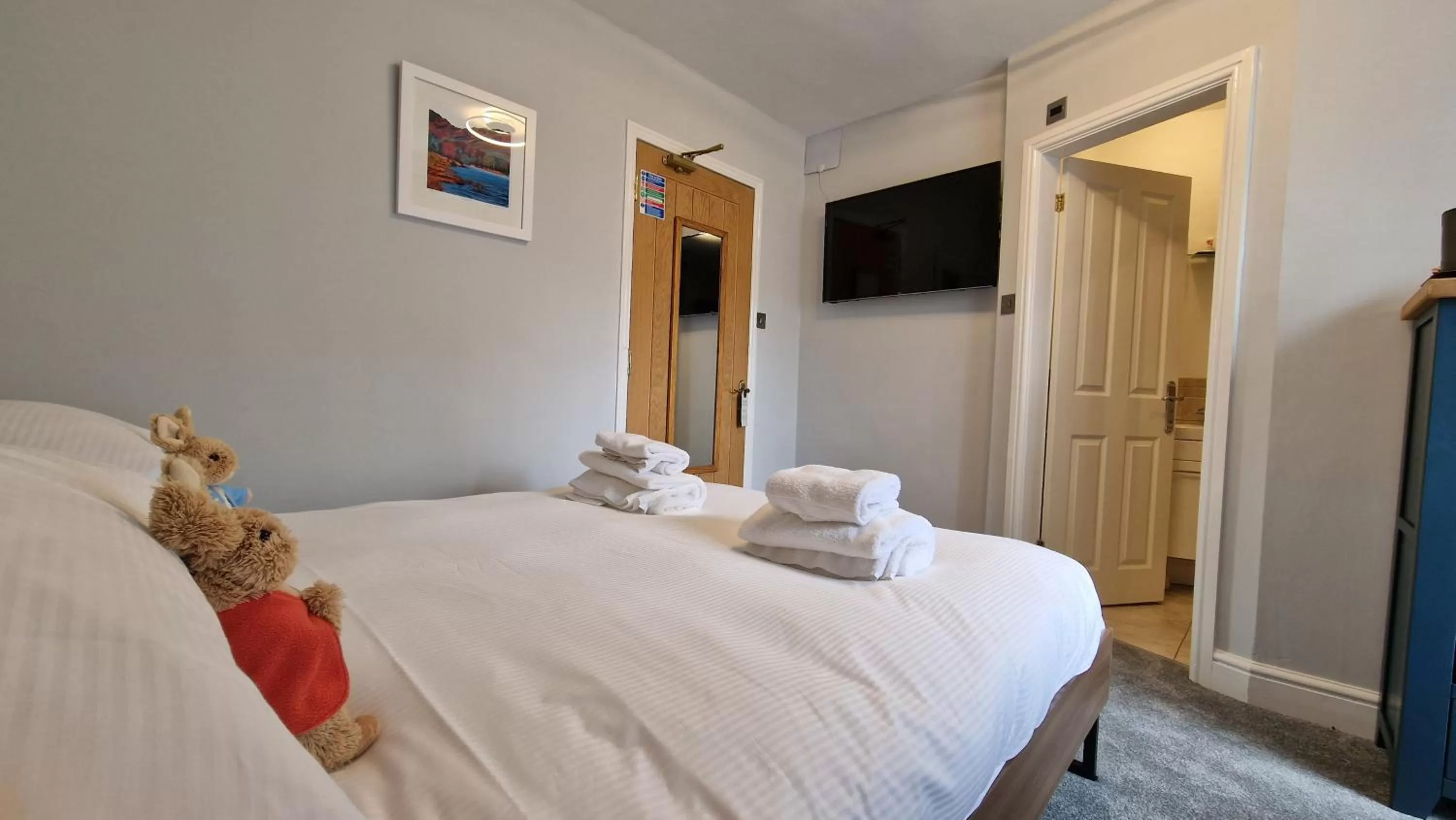 Bedroom, Bed in Bonny Brae House by Woodland Park