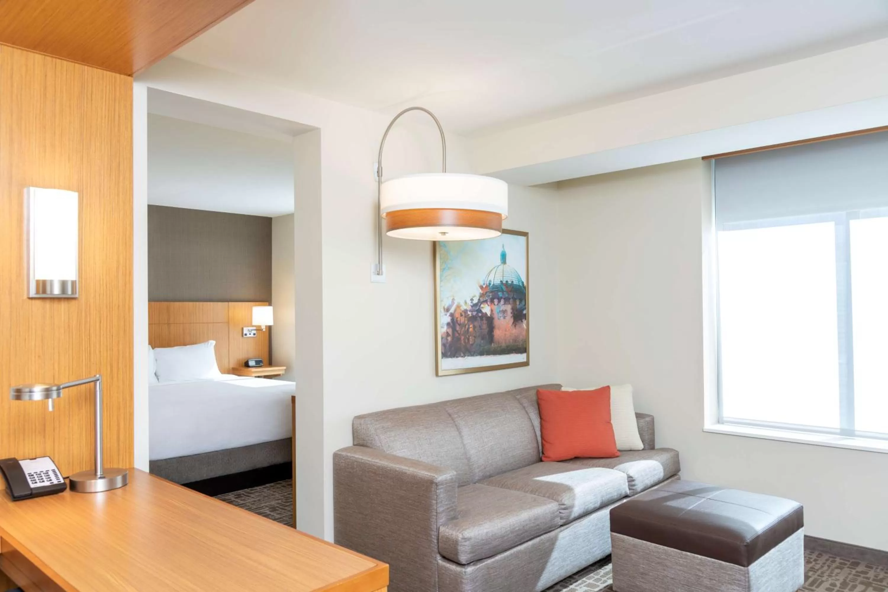 Photo of the whole room, Bed in Hyatt Place Detroit/Royal Oak