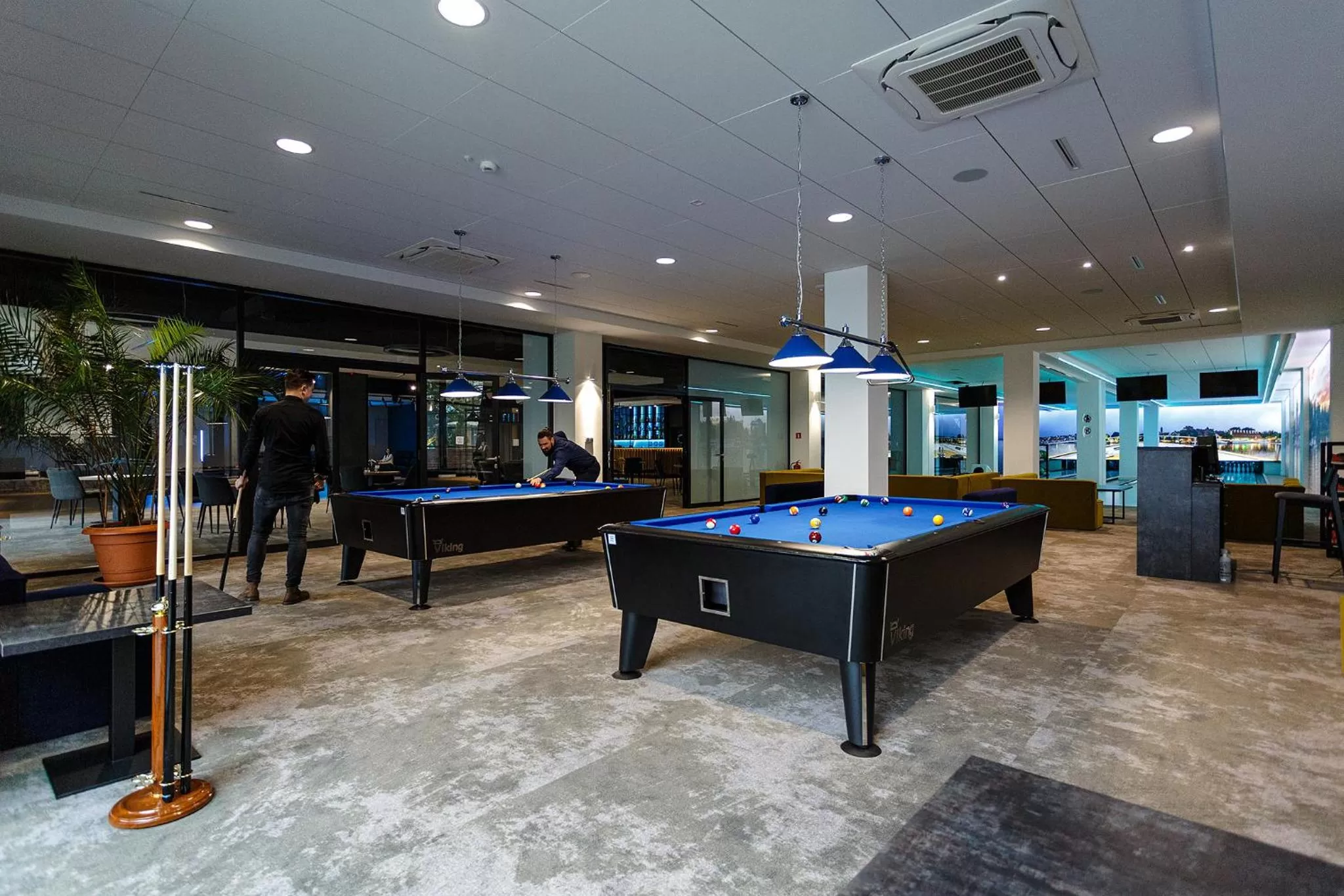 Billiard in Hotel Robert's Port