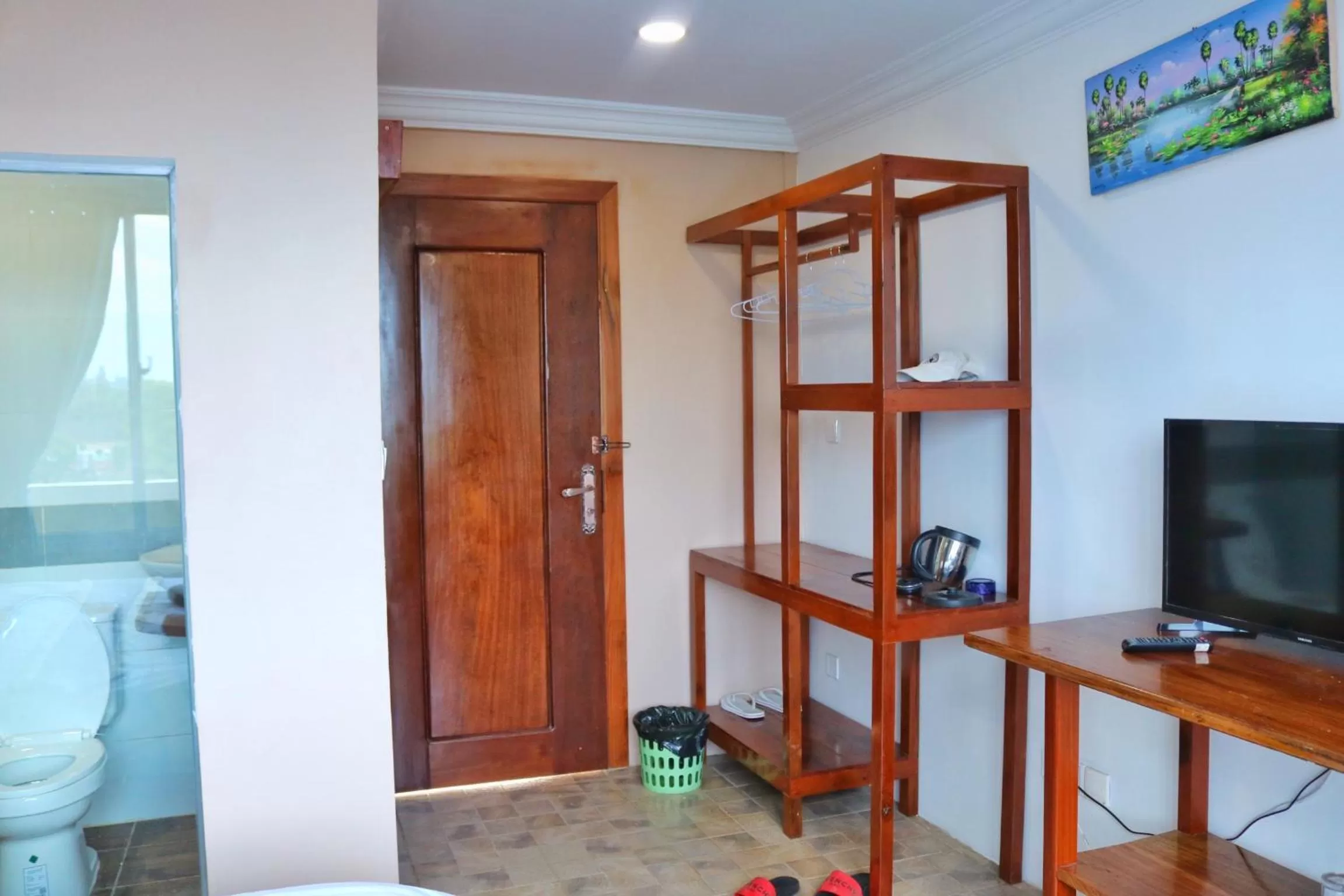 Neakru Guesthouse and Restaurant