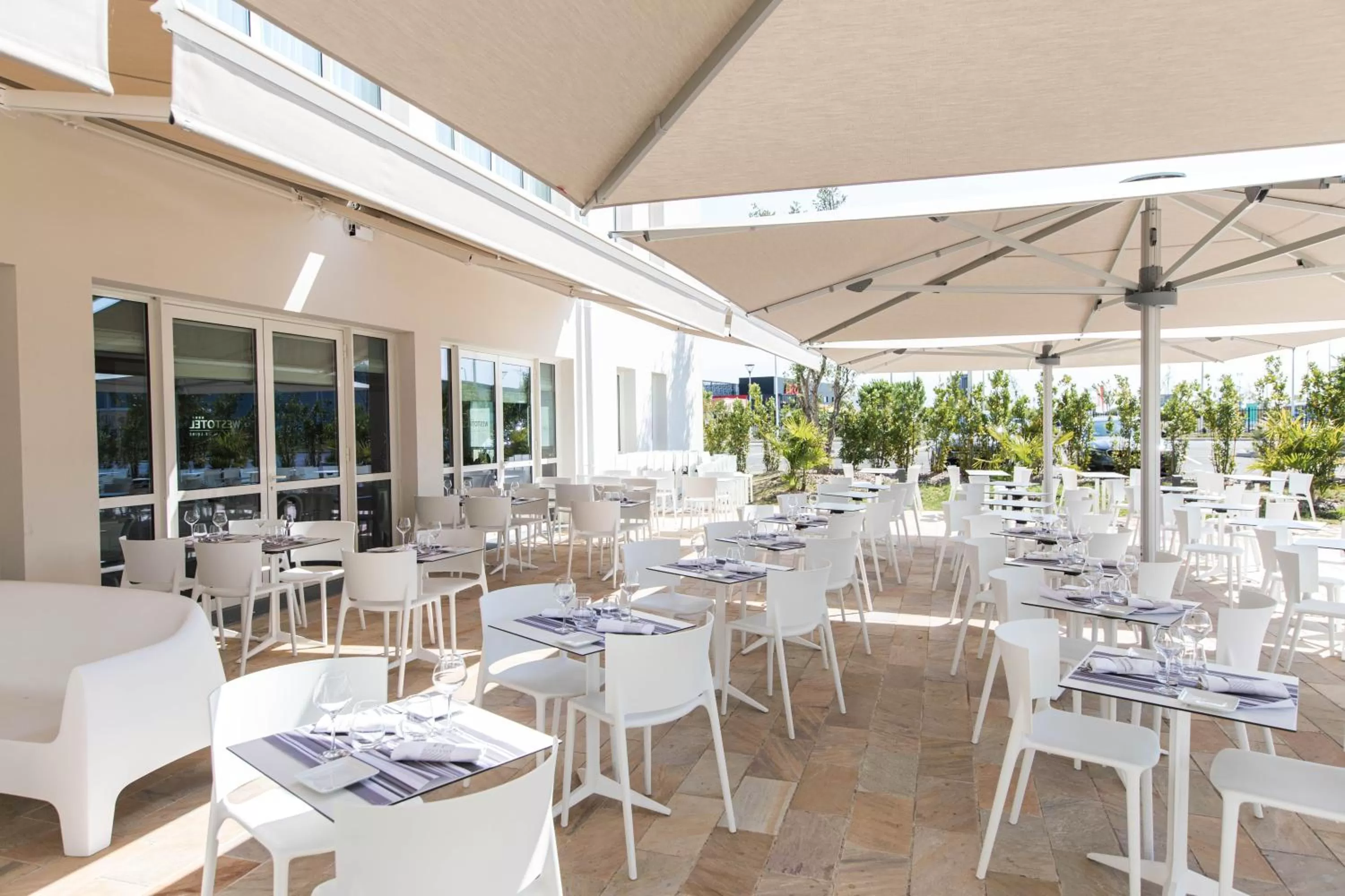 Patio in Westotel Tours Val de Loire
