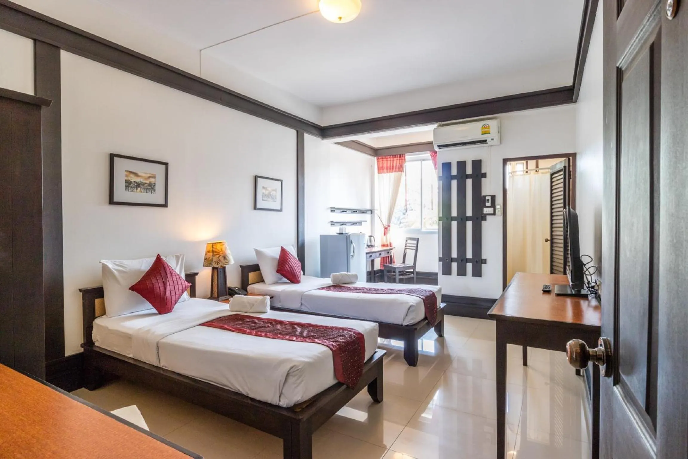 Photo of the whole room, Bed in Sakulchai Place