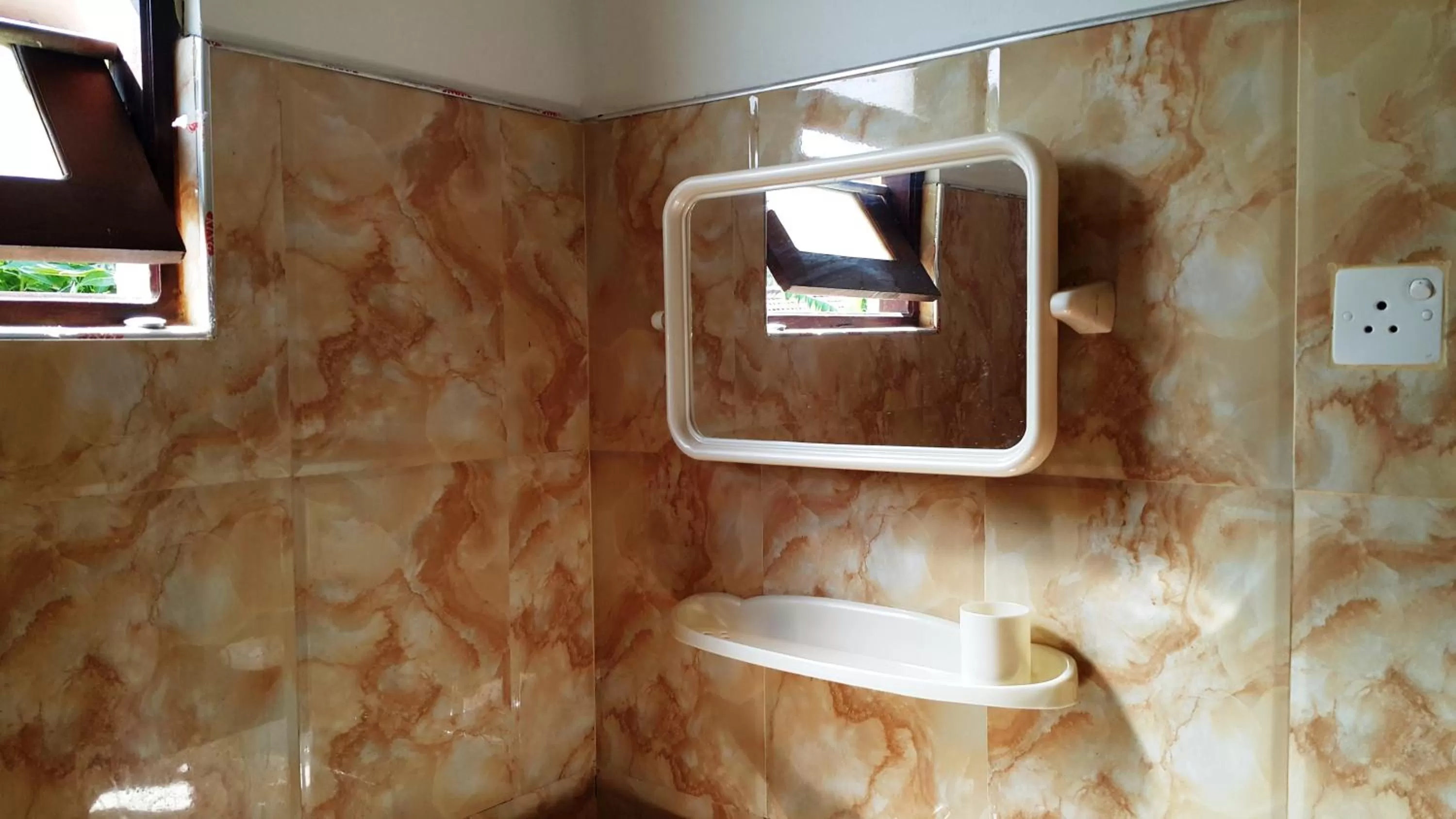 Bathroom in Pearl Resort Mirissa