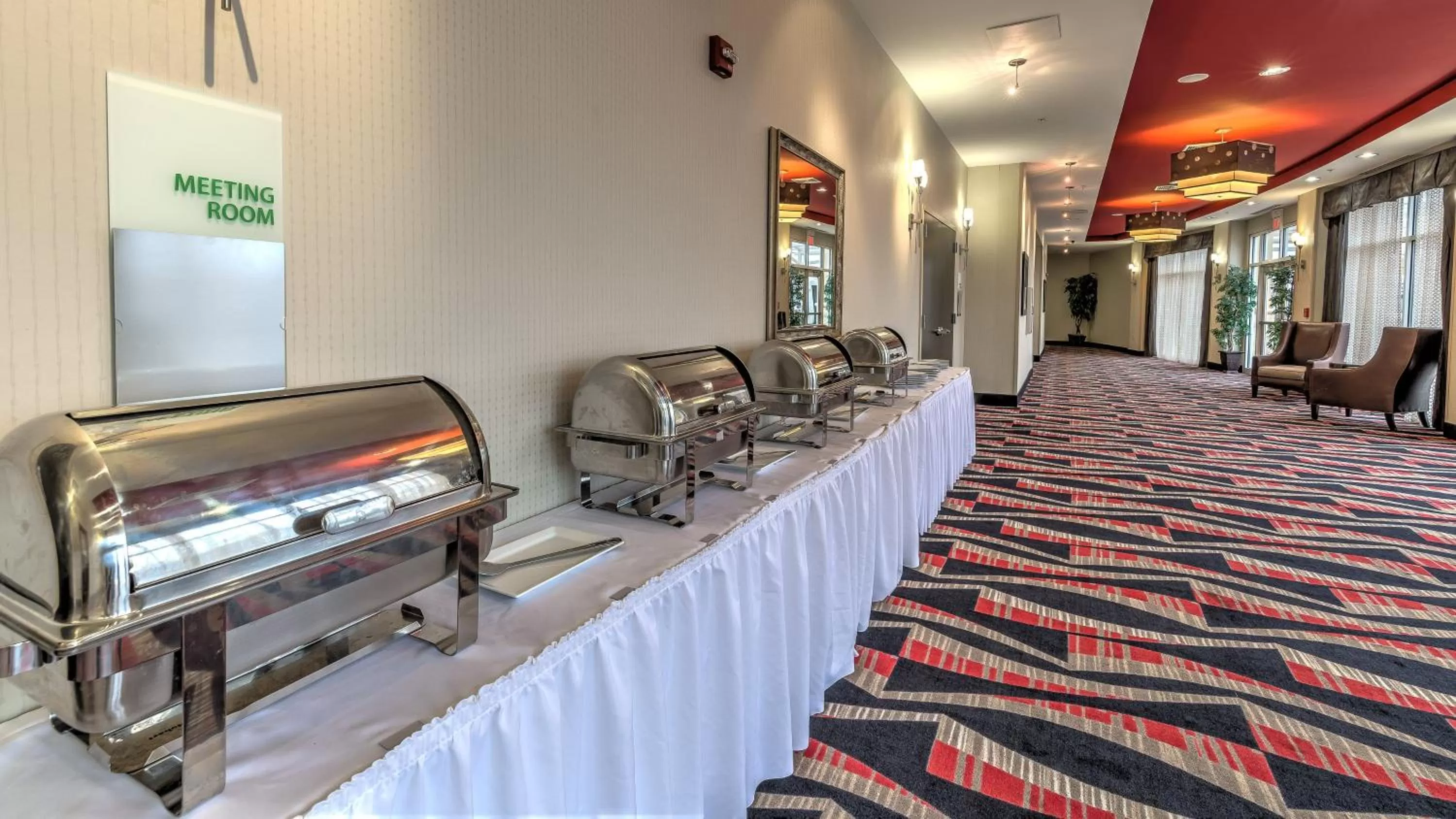 Meeting/conference room in Holiday Inn North Quail Springs by IHG