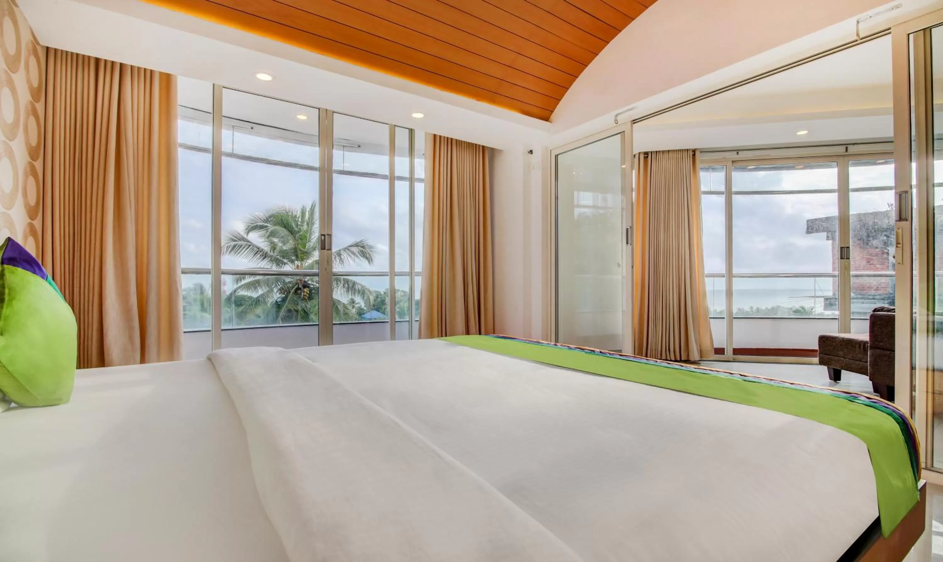Sea view, Bed in Cilantro By The Sea