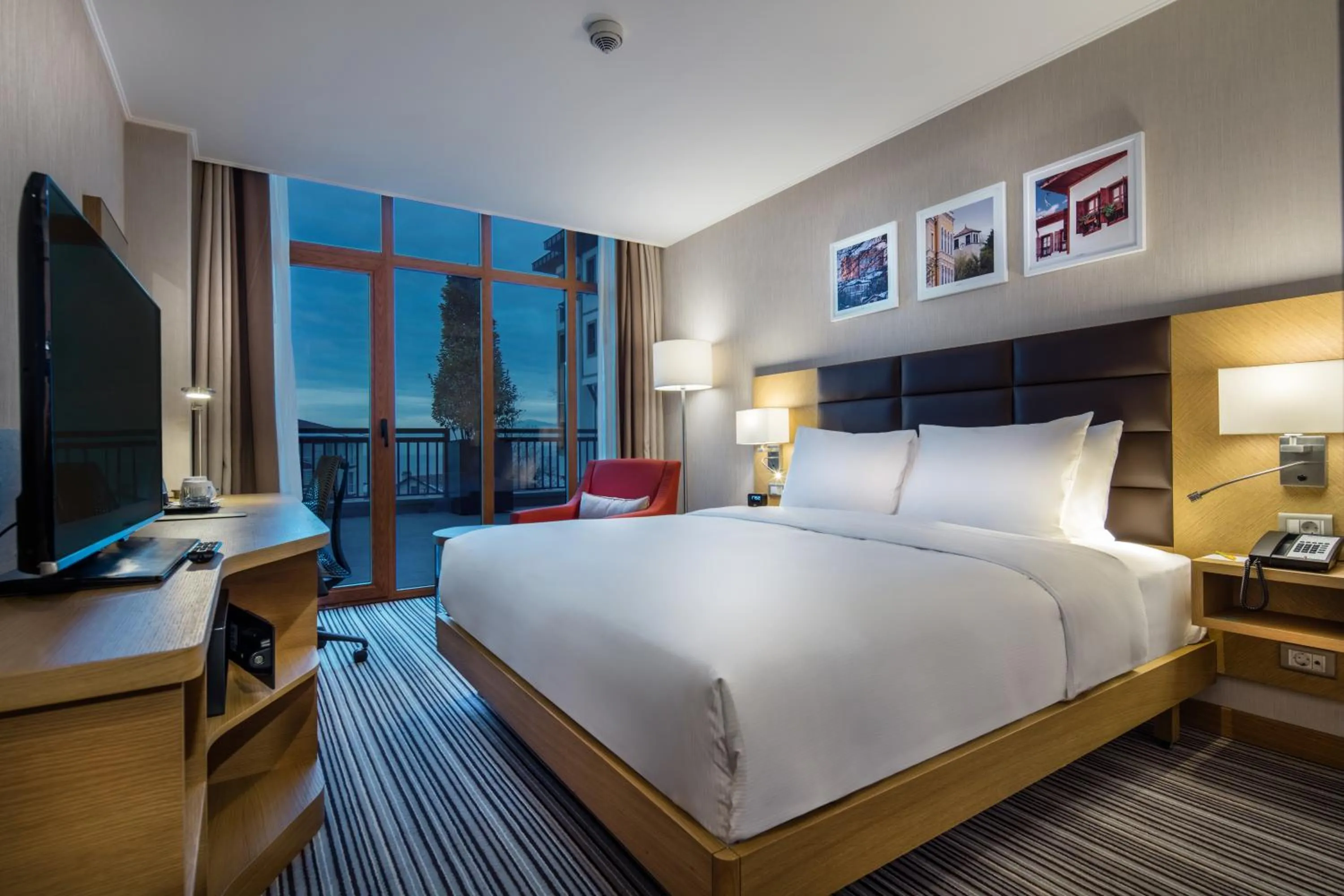 Photo of the whole room, Bed in Hilton Garden Inn Safranbolu