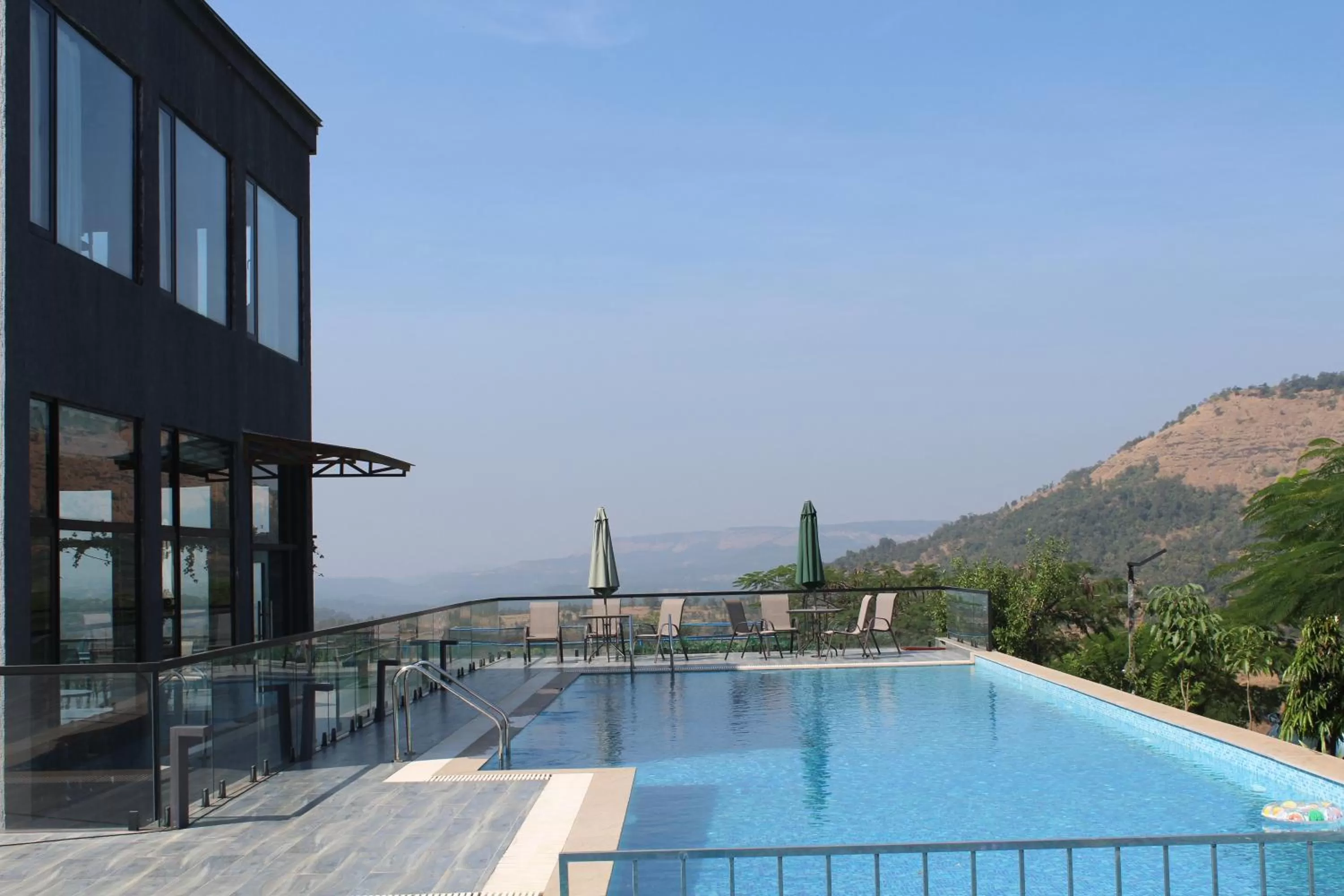 Swimming Pool in Paraiso Resort & Club