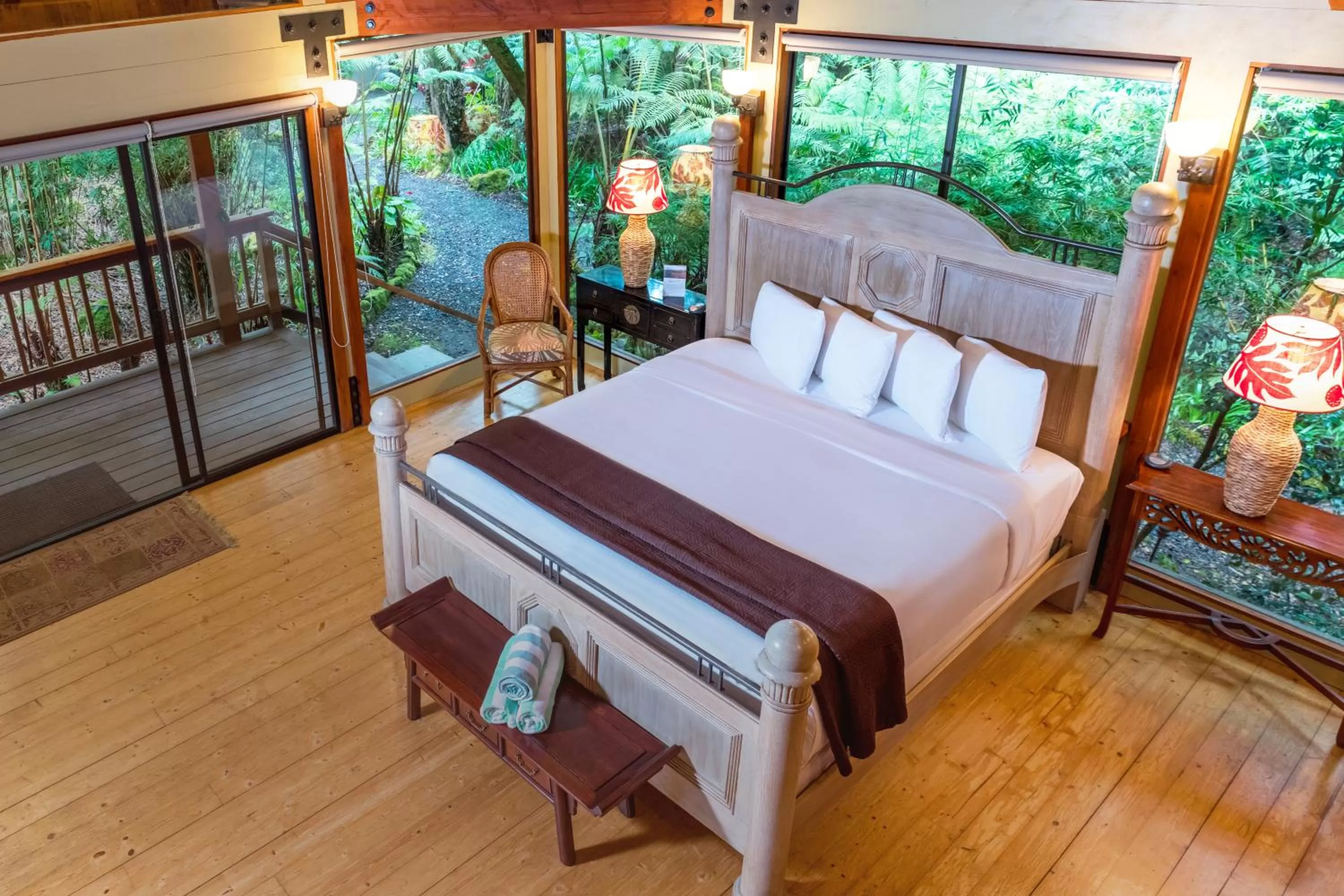 Bed in Volcano Village Lodge