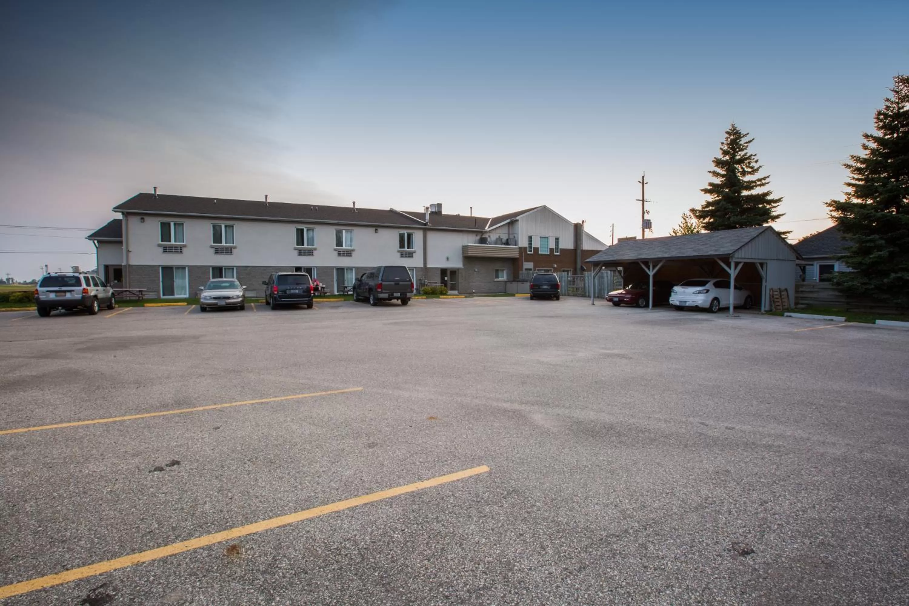 Facade/entrance in The Village Inn
