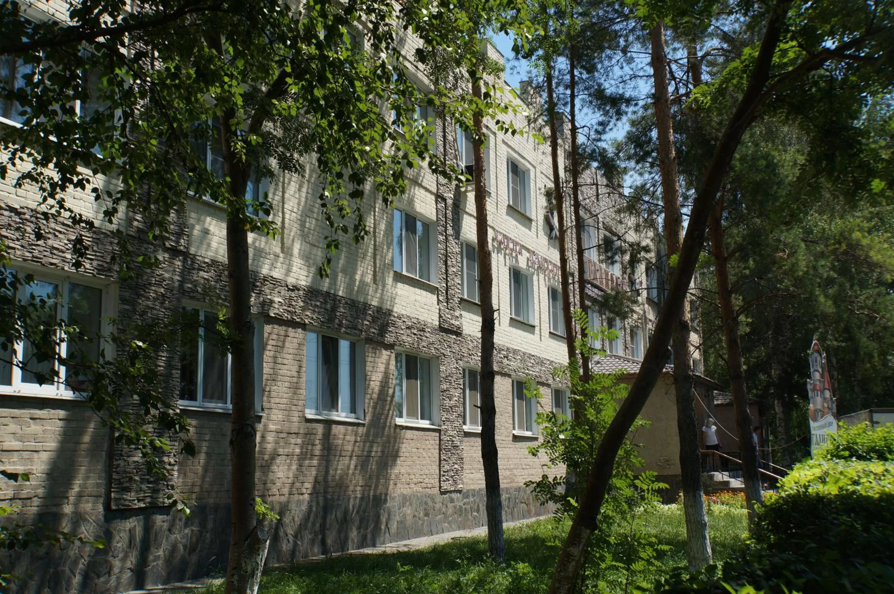 Property building in GALIRAD Hotel