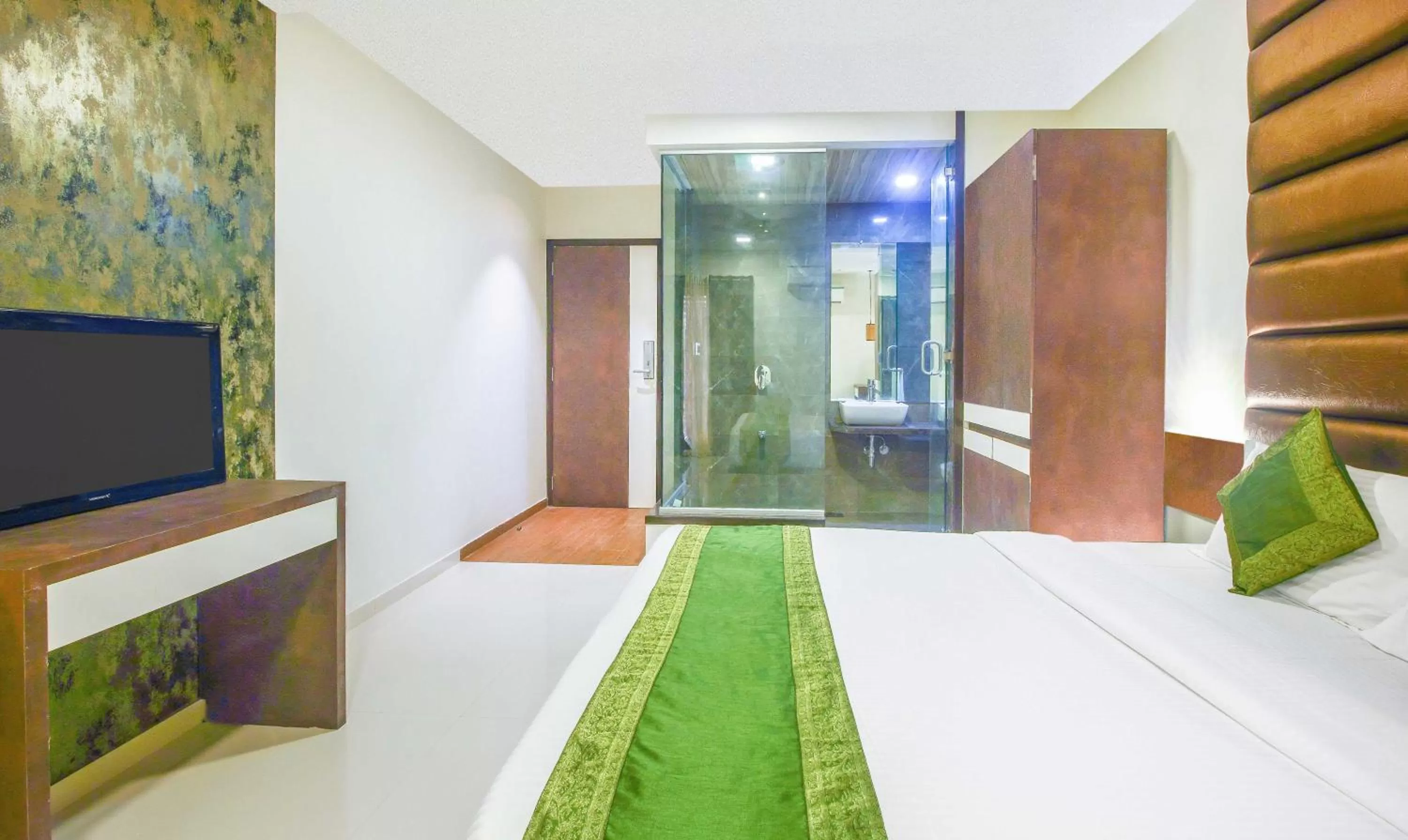 Bedroom, Bed in Treebo Blue Moon Powai