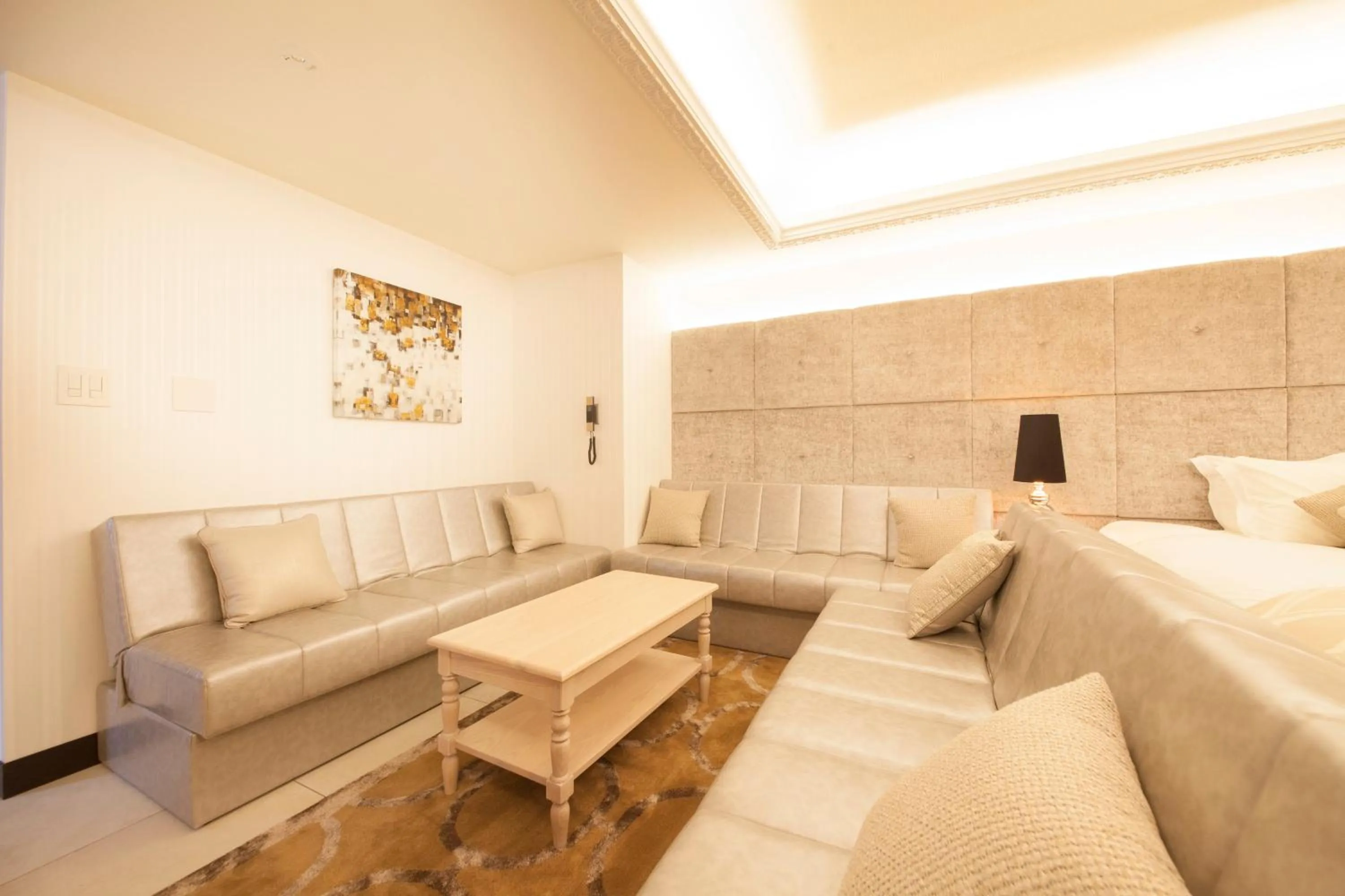 Photo of the whole room, Bed in The Centurion Classic Akasaka