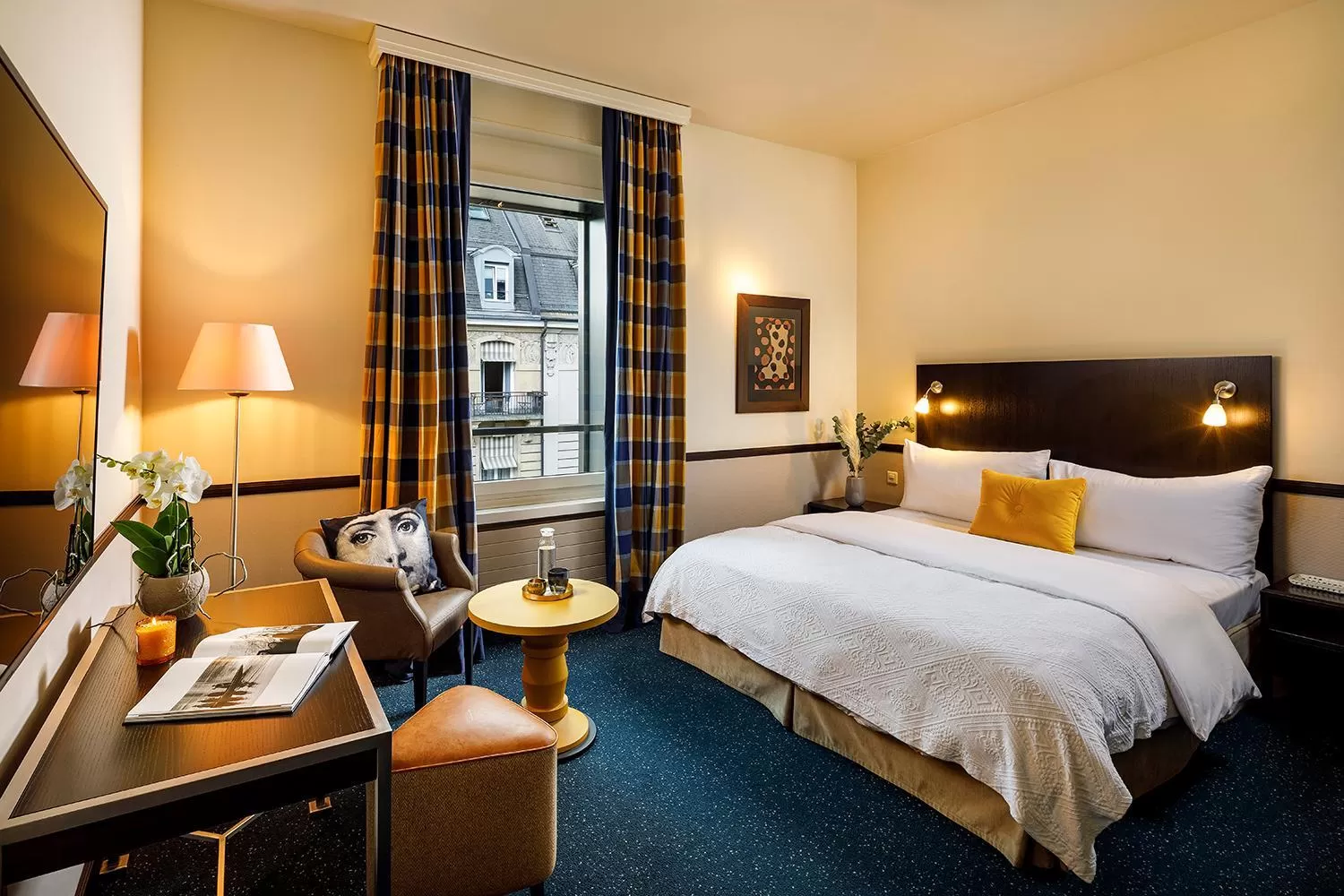 Photo of the whole room, Bed in Opera Hotel Zürich