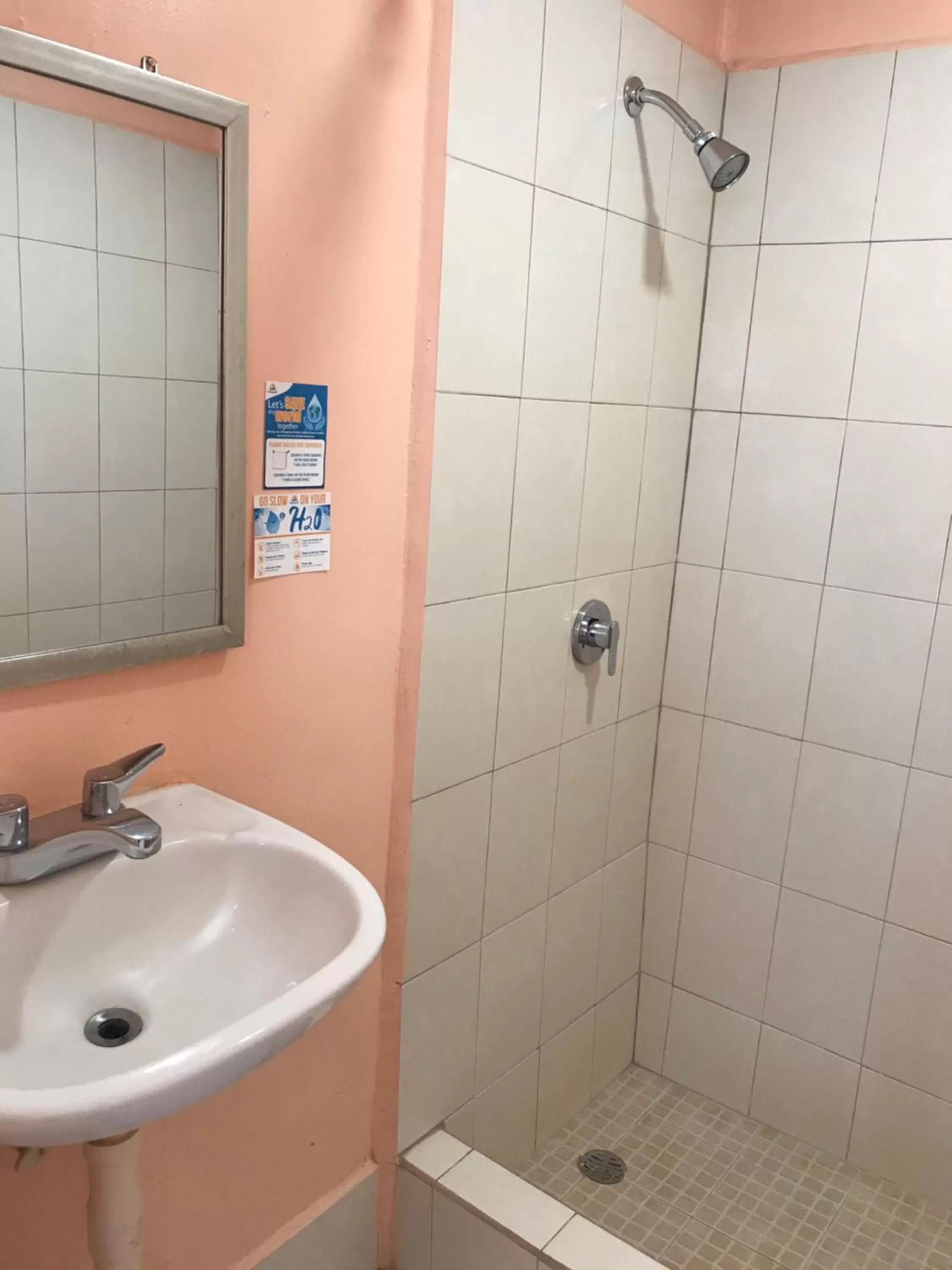 Bathroom in Tropical Paradise Express