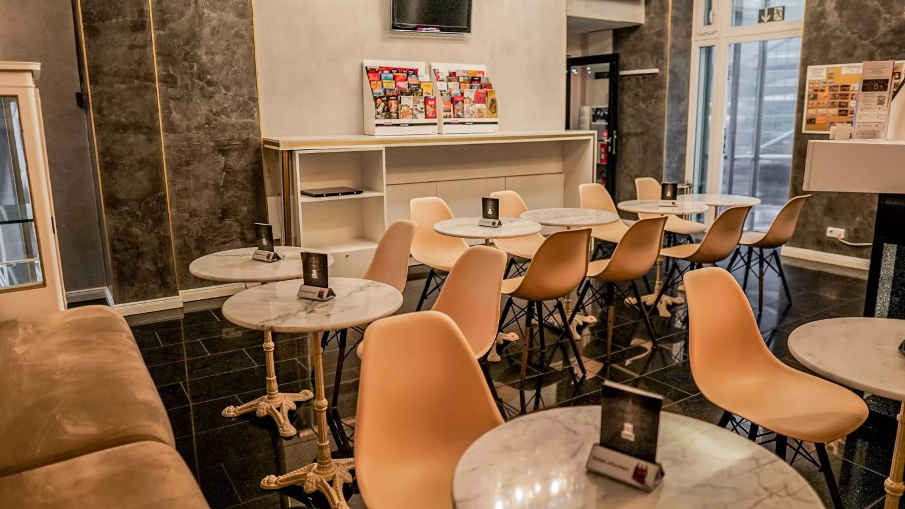 Lobby or reception in Hotel Prens Berlin