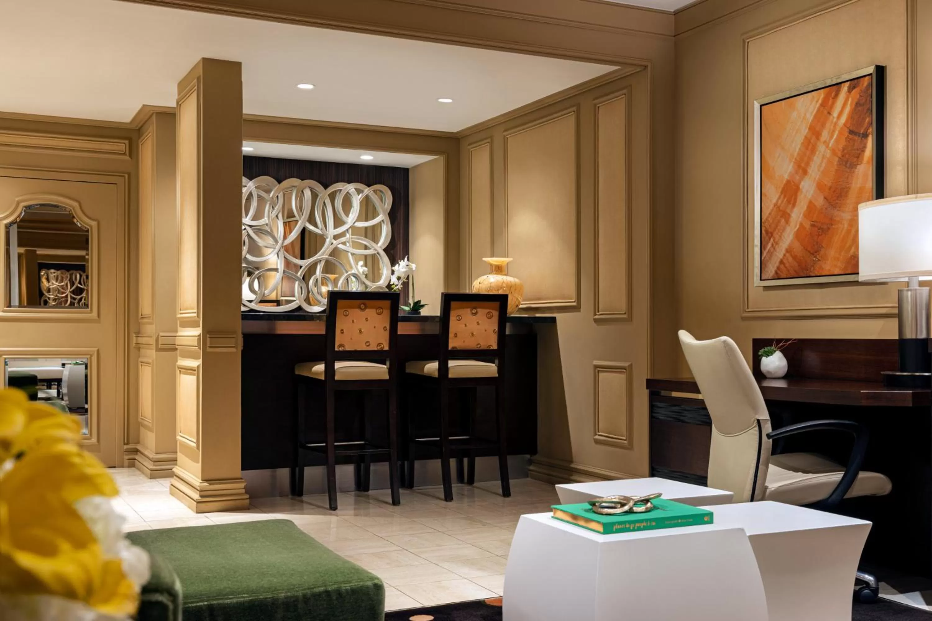 Photo of the whole room, Dining Area in The Mirage