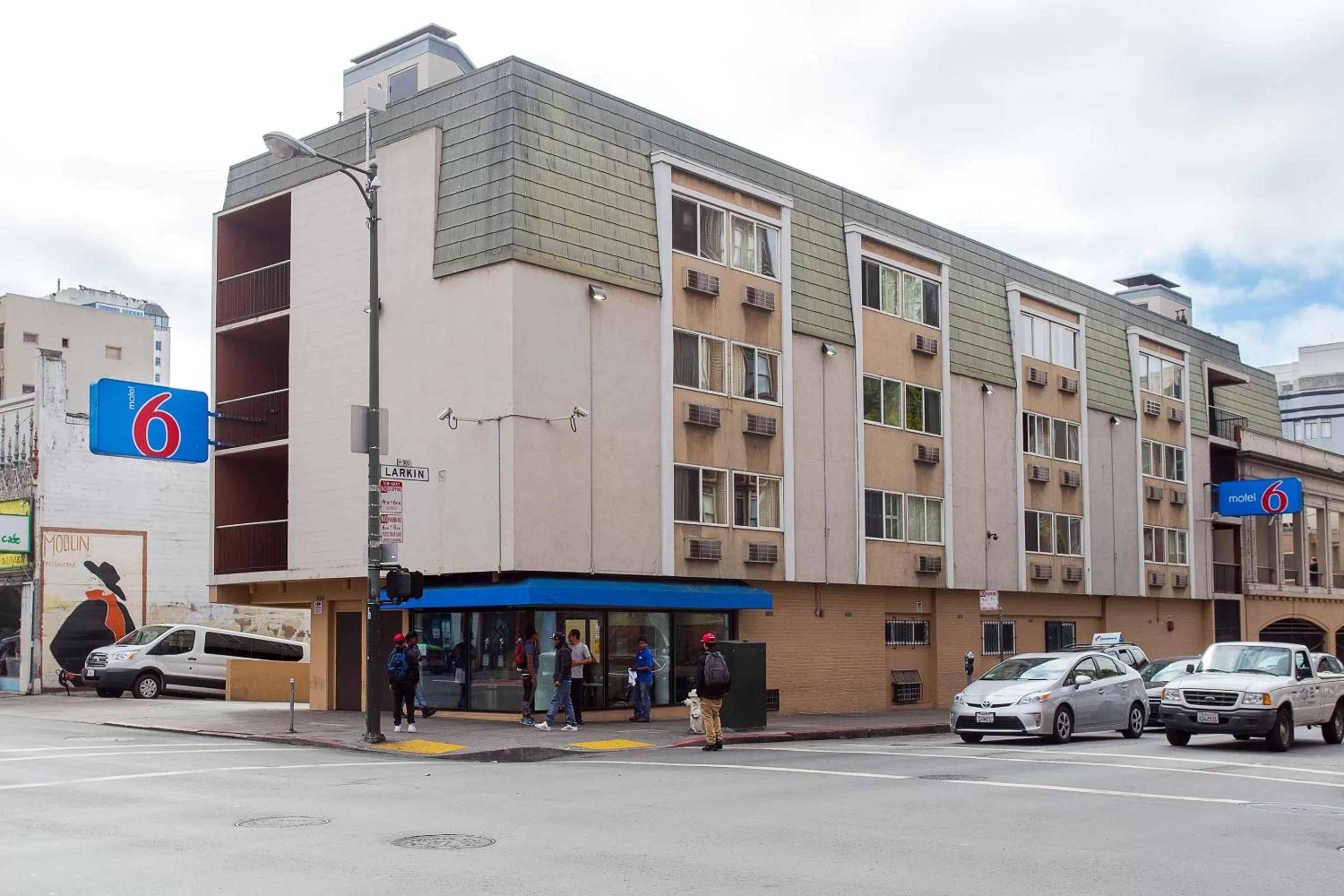 Property building in Motel 6 San Francisco Downtown