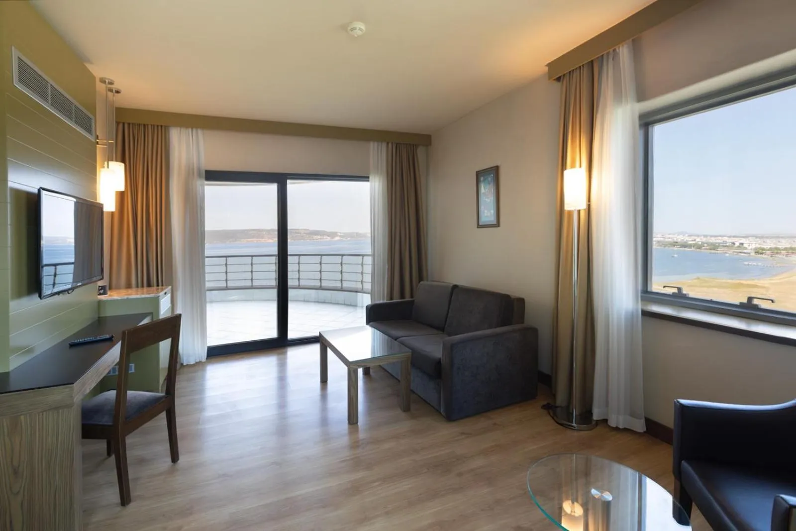 Communal lounge/ TV room in Kolin Hotel Spa & Convention Center