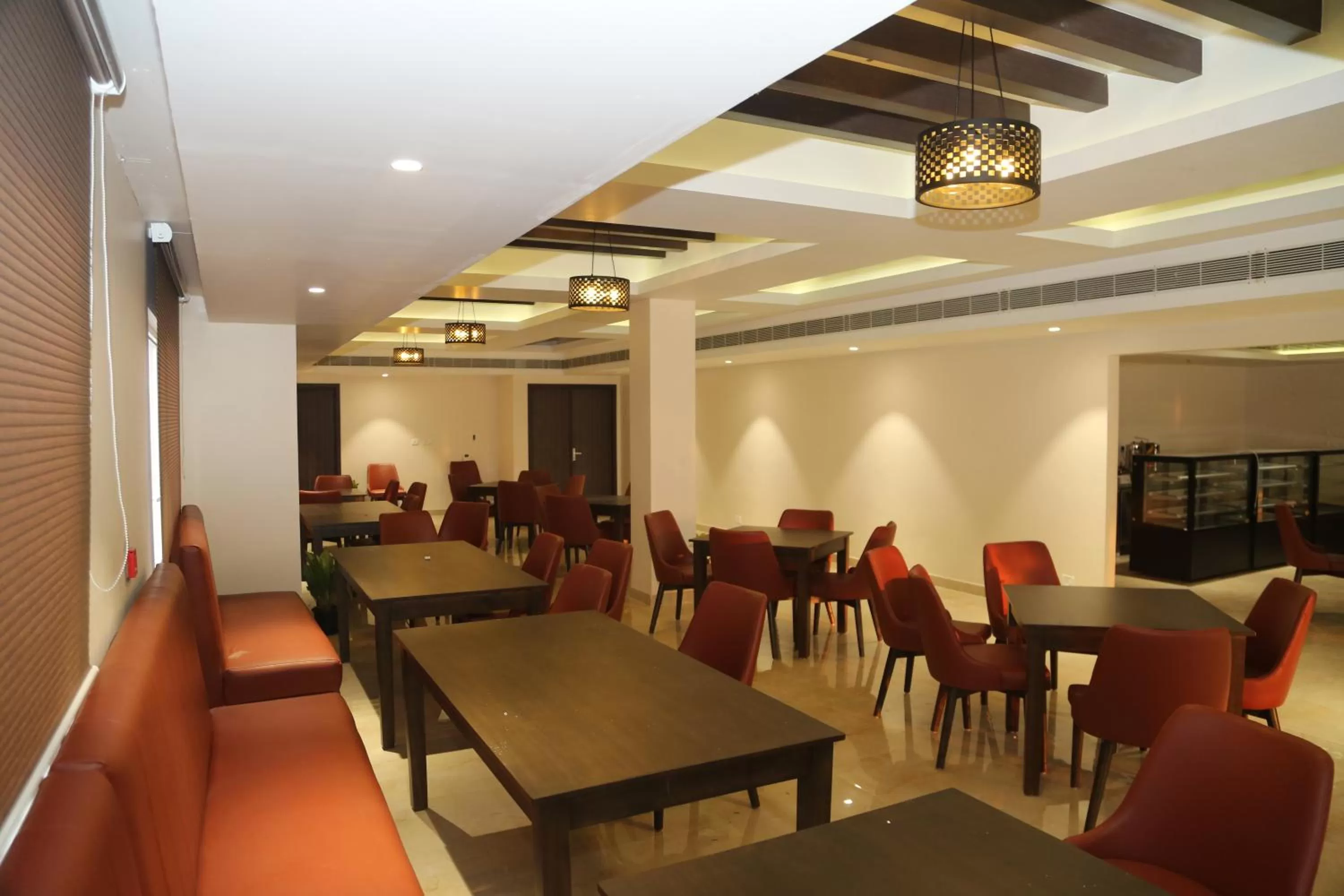 Restaurant/Places to Eat in Hotel Skanda Palace