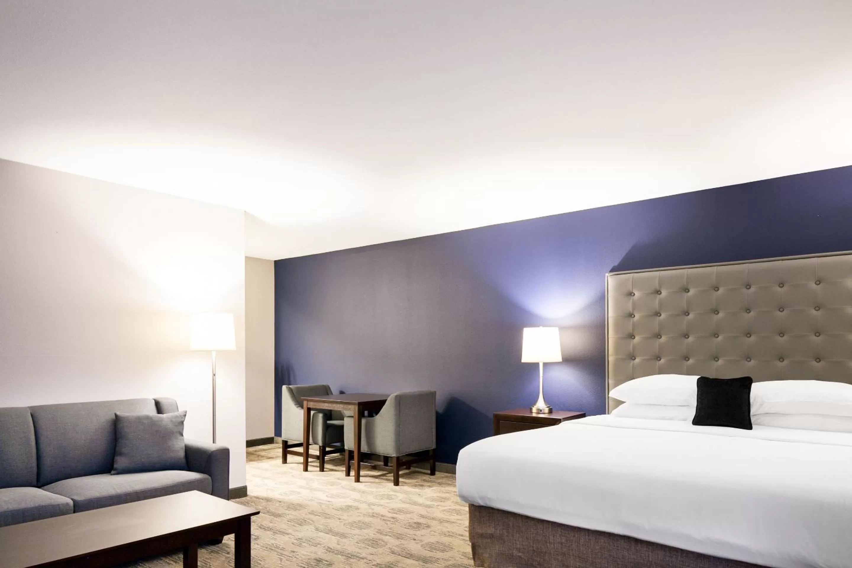 Junior Suite in Red Lion Inn & Suites Auburn/Seattle