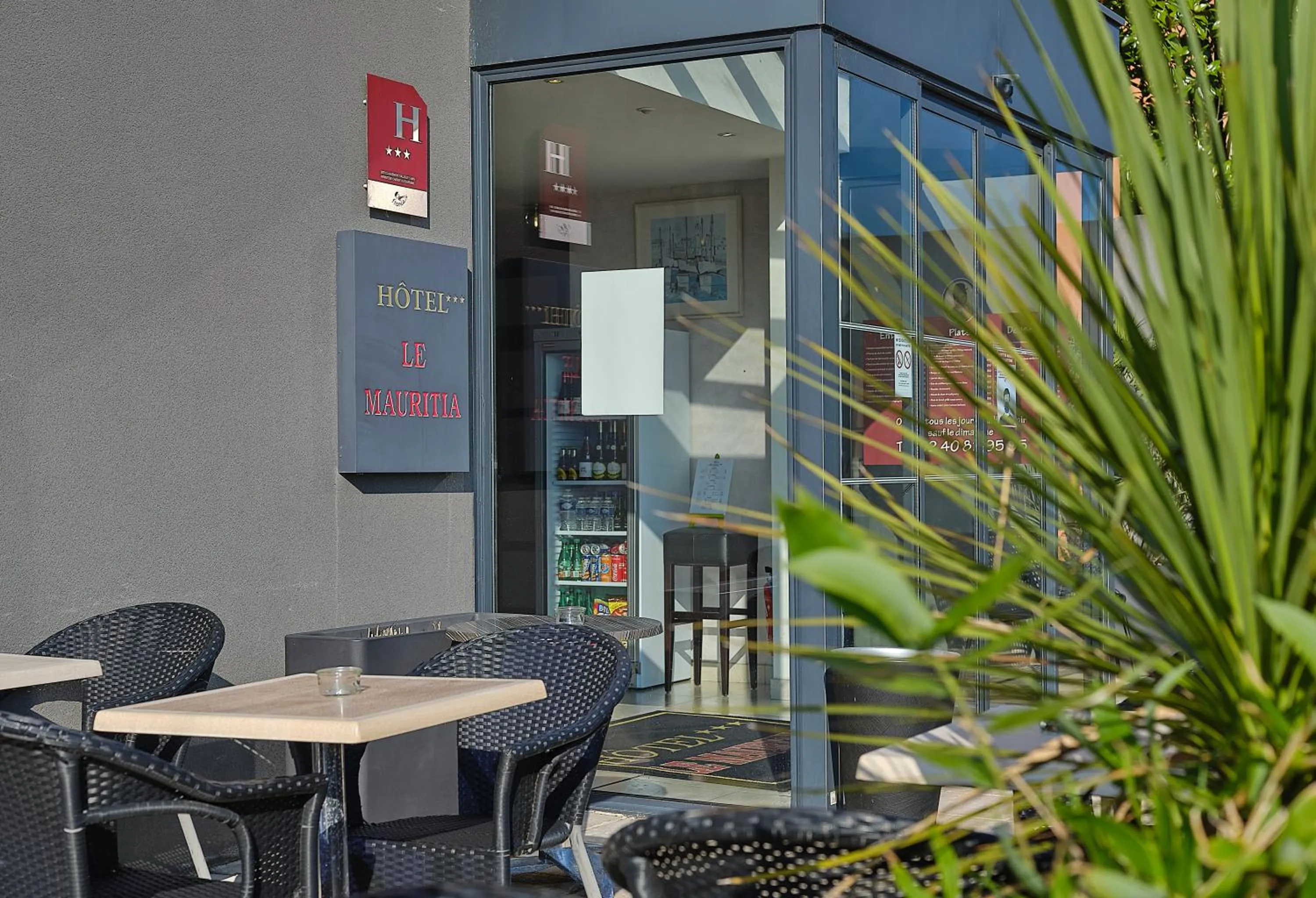 Patio in Le Mauritia Hotel et Spa