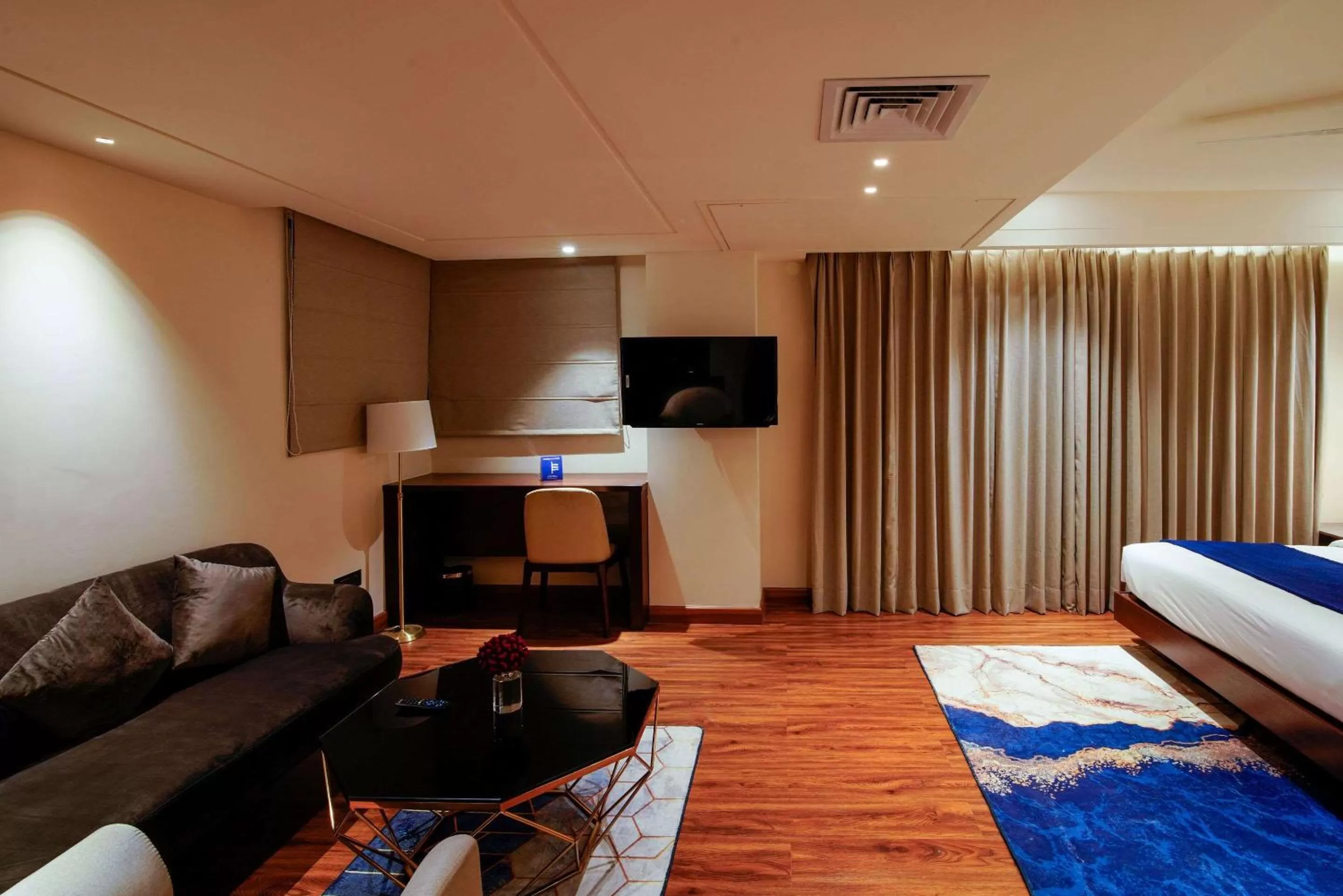 Photo of the whole room, Bed in Comfort Inn Dehradun