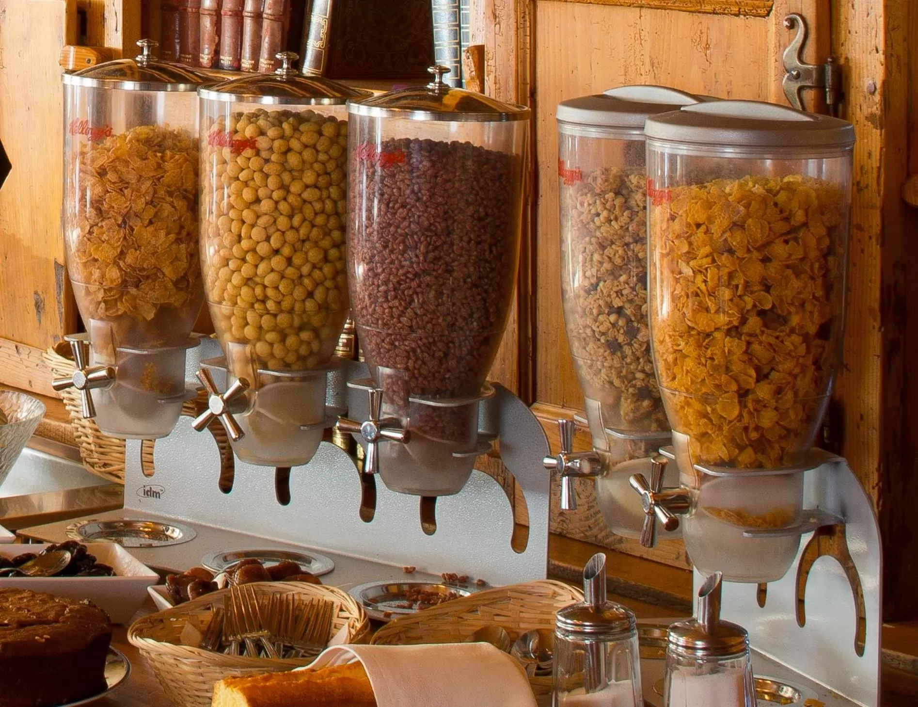 Buffet breakfast in Beaulieu