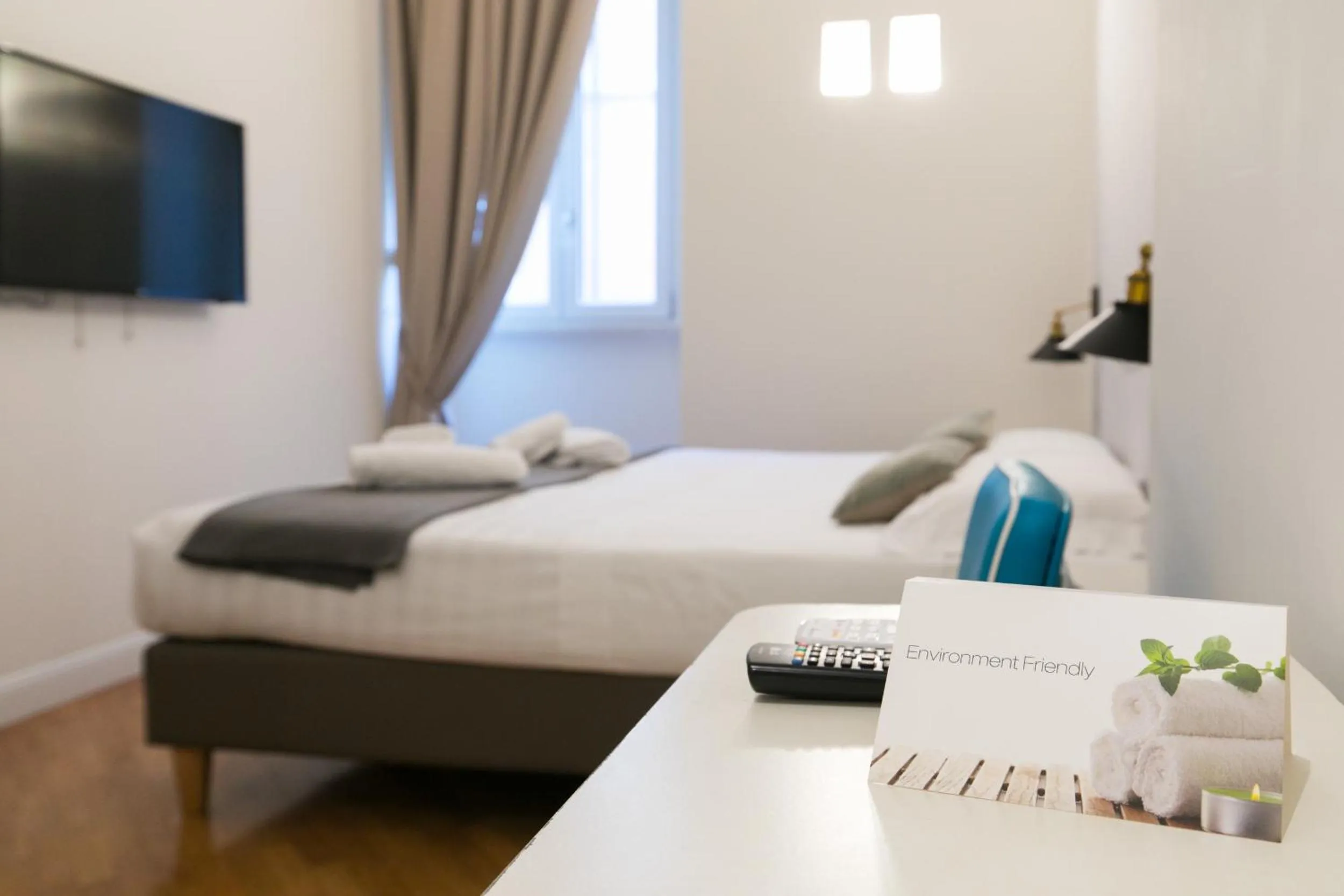 Photo of the whole room, Bed in Trevi Contemporary Suite